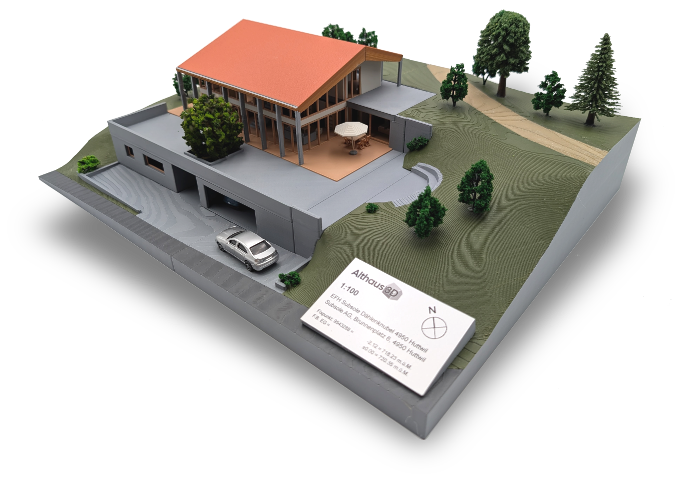 Detailliertes 3D-gedrucktes Architekturmodell eines modernen Einfamilienhauses mit Umgebung, erstellt von Althaus 3D in Bern.Schweiz