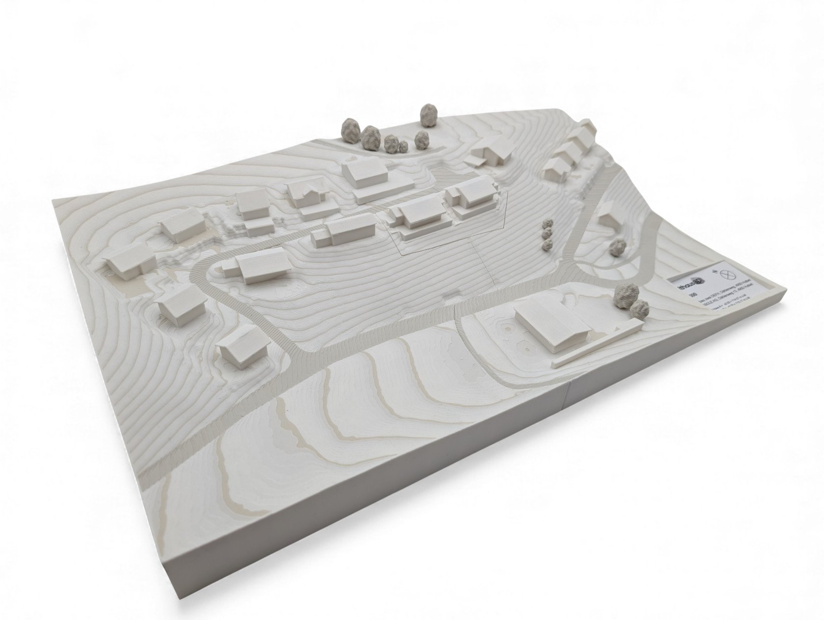 Seitenansicht des Weissmodells, zeigt präzise Gebäudekubaturen. 3D-Druck aus Münsingen, Bern, Schweiz