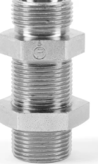 60 METRIC MALE 24"H.T BULKHEAD 6D-52 / M52X2