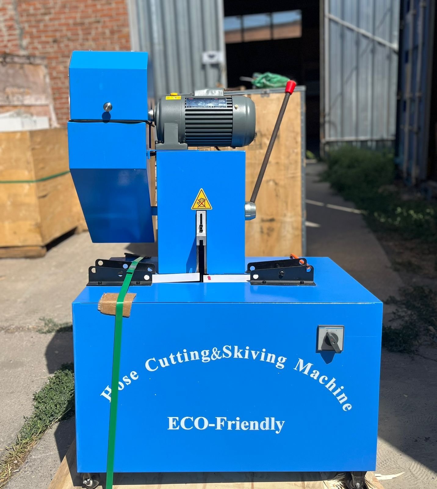 Debarking and cutting machine BJ-51A