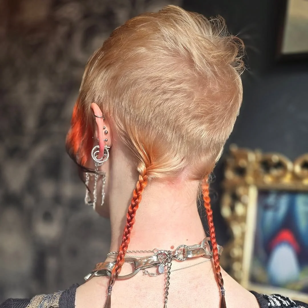 Don't forget, @the_hair.alchemist will be off on maternity leave from July! 

She currently isn't taking on any new clients, so if you need some of her magic before she goes, get booked in ASAP! 

Drop her a DM or head to her Booksy page (link in the