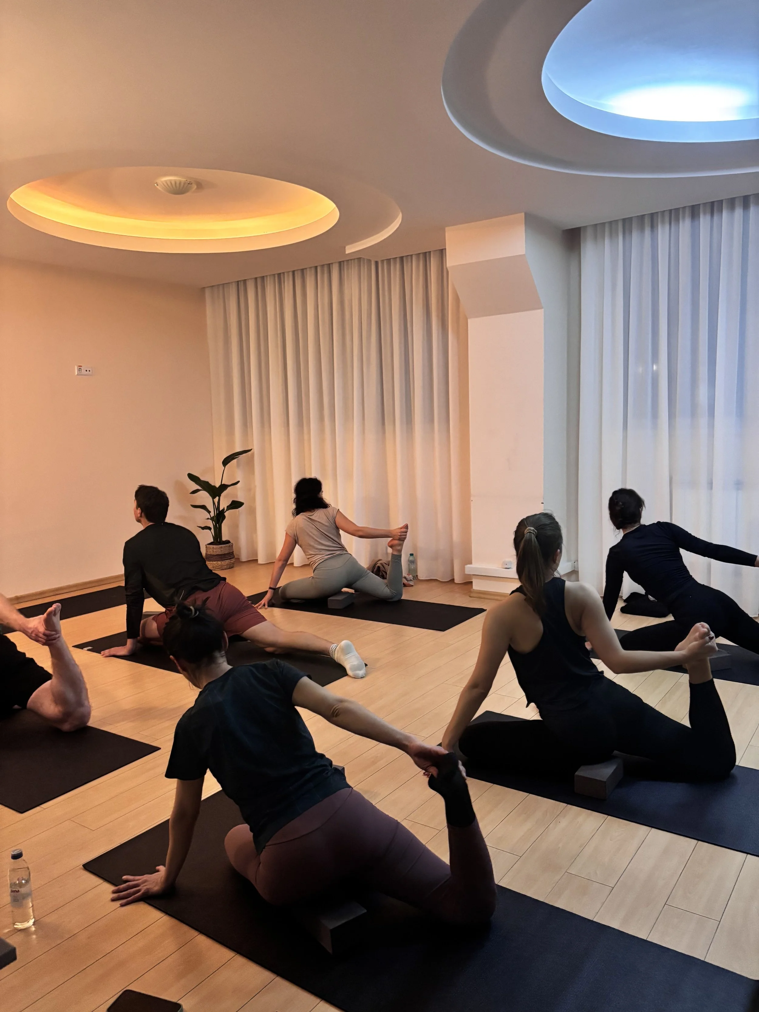 Yoga group classes in Chisinau in English. Lectii de yoga in Chisinau in Romana