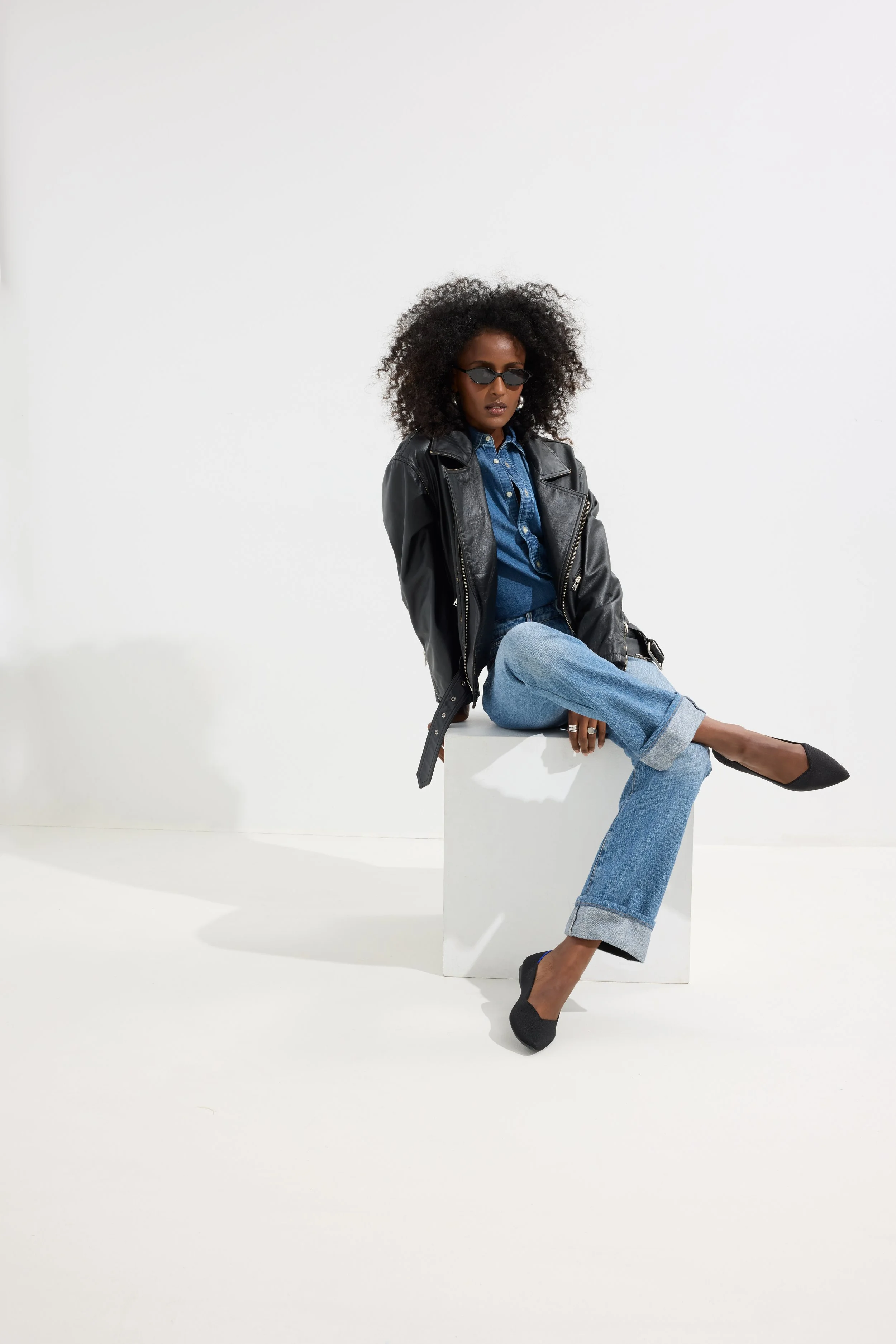 152_Point II_Black_On-Figure_21086.jpg