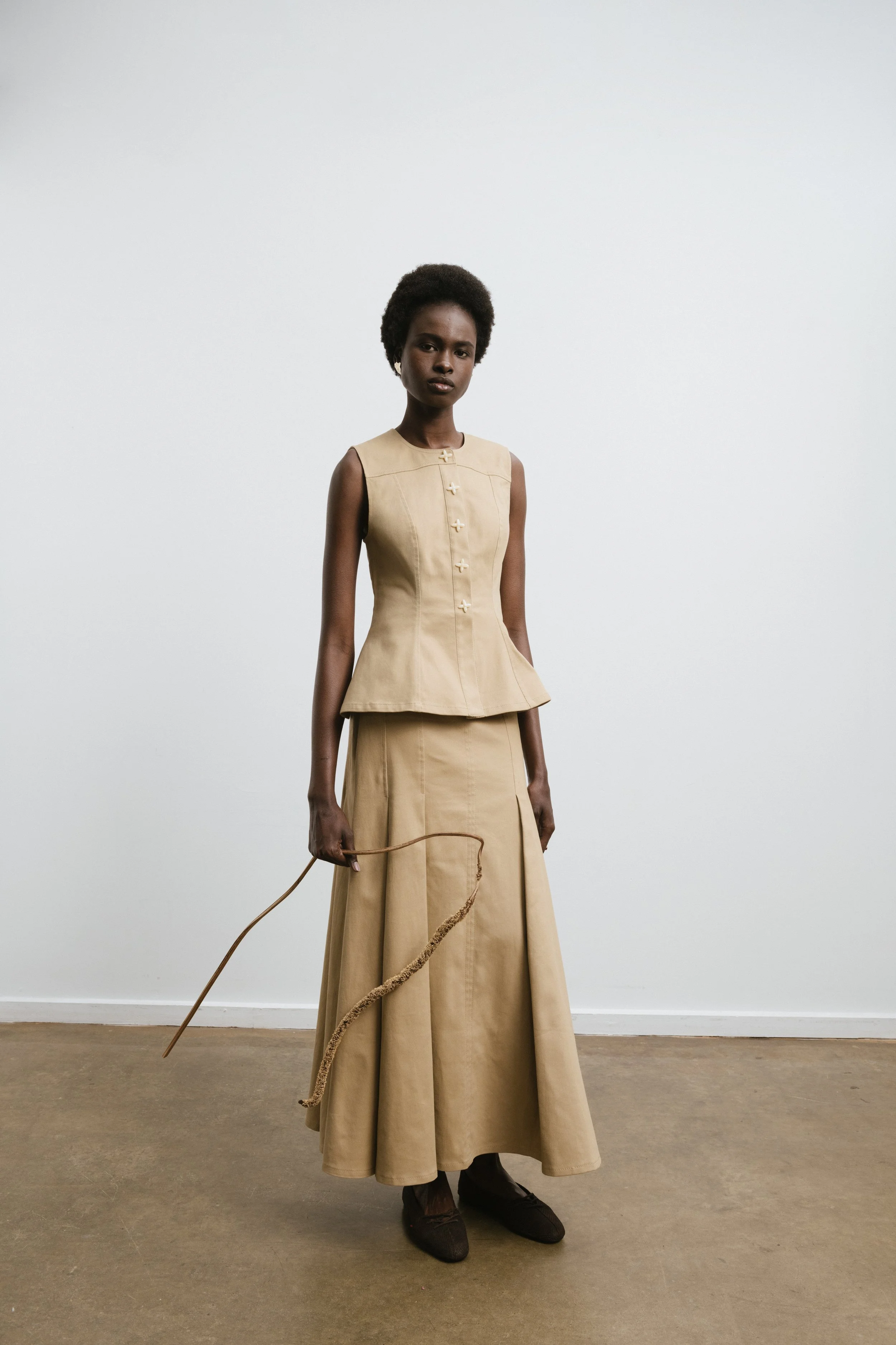 CLEA_1648B_SOFIA VEST_ALMOND6.jpg