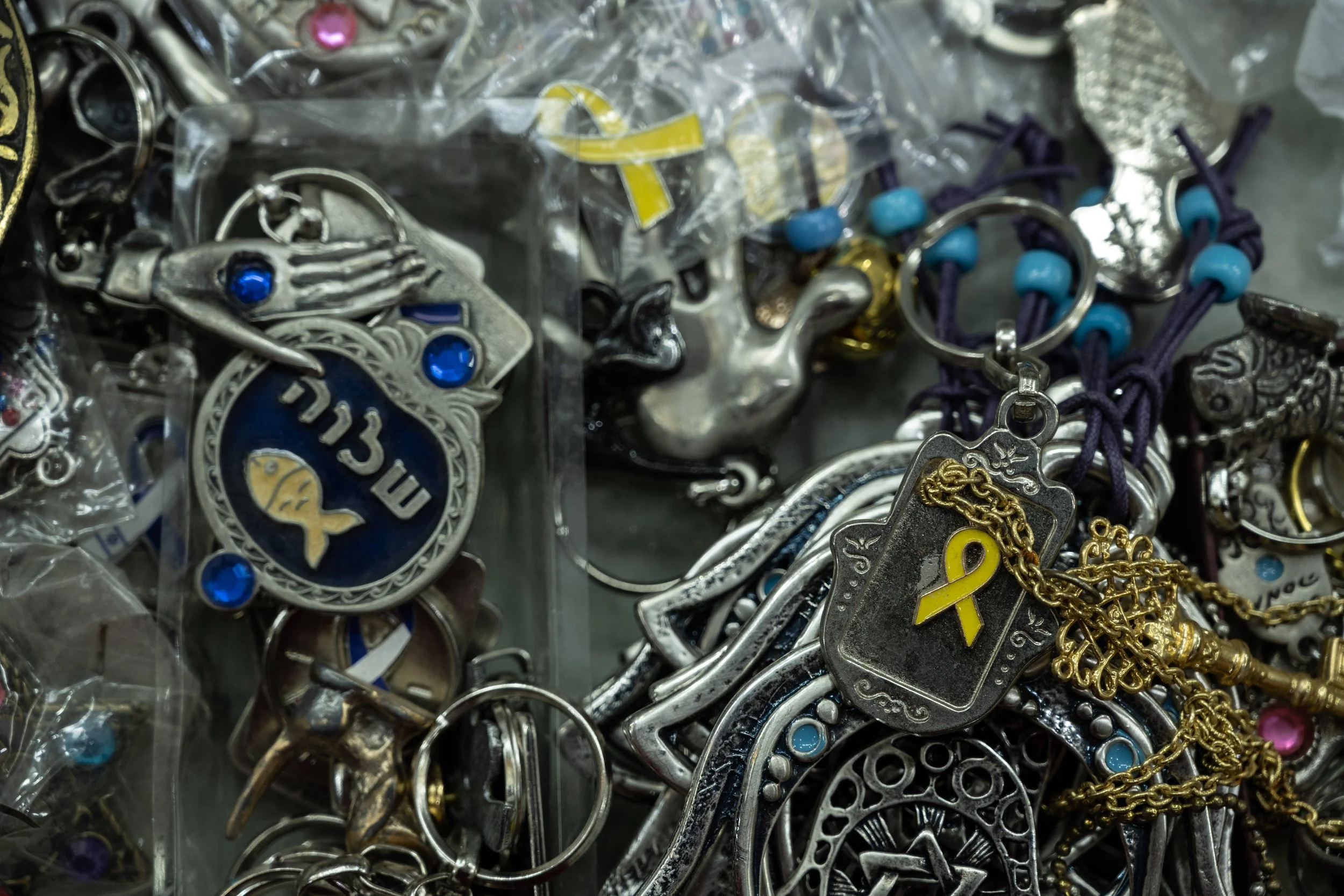 Hamsa shop – close-up of charms