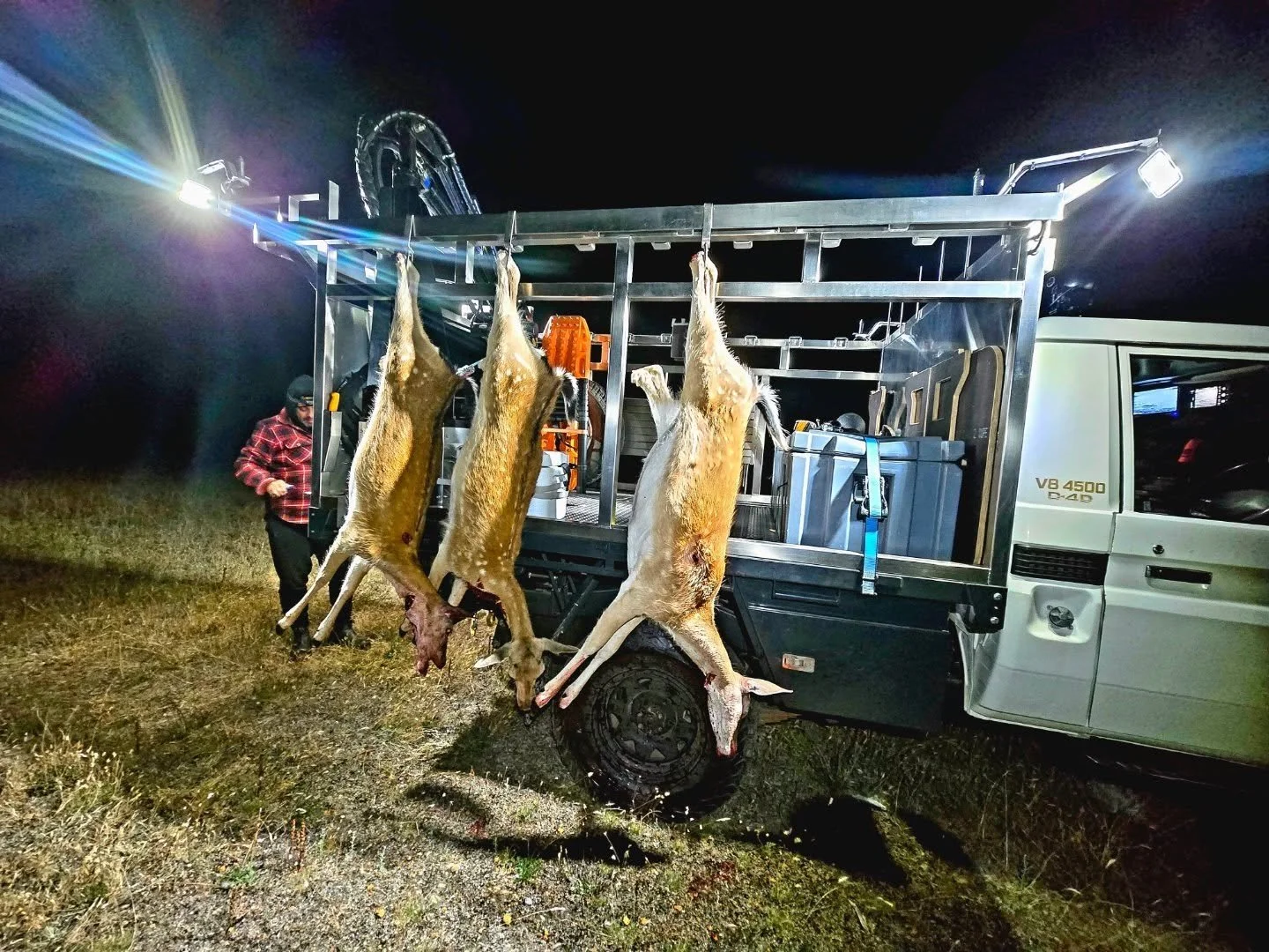 Meat run 
#deerhunting
#ProfessionalHarvesting
#fallowdeer 
#ThermalHunting 
#freezerfiller