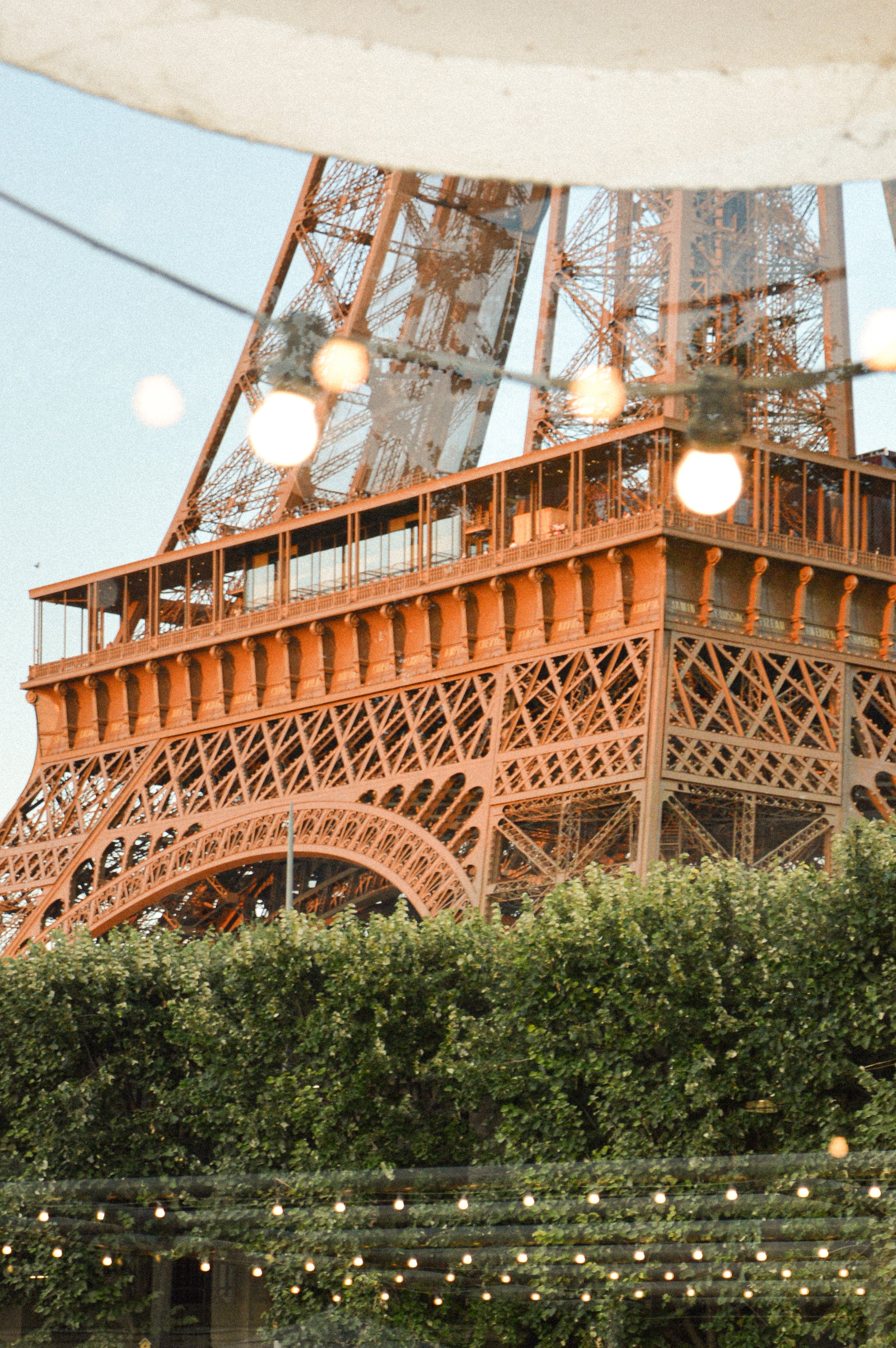 Bonnotte Club Paris. Location de Péniche et Guinguette à Paris pour vos évènements privés et professionnels.