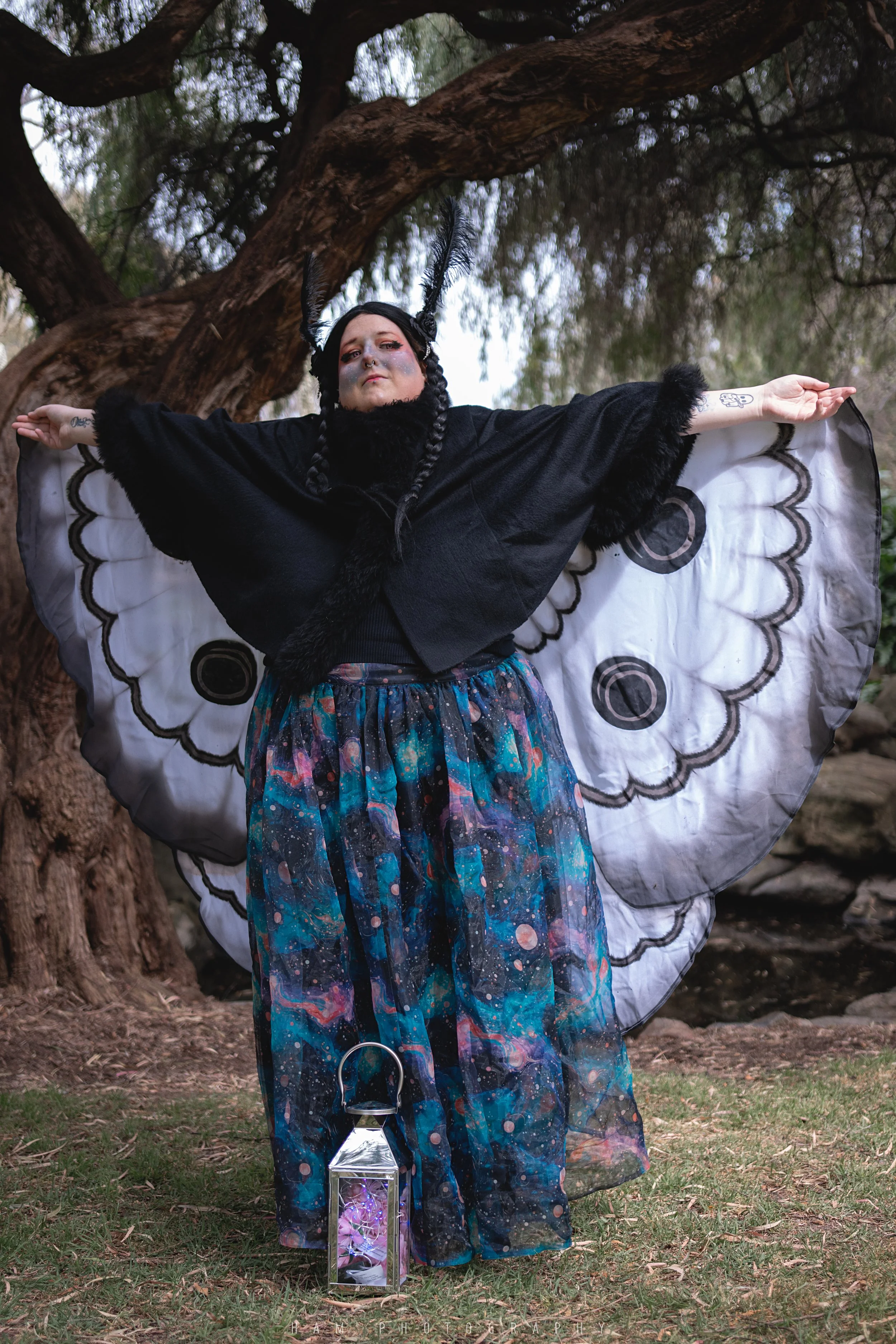 Mothi by @_saturnwings_ 01.jpg