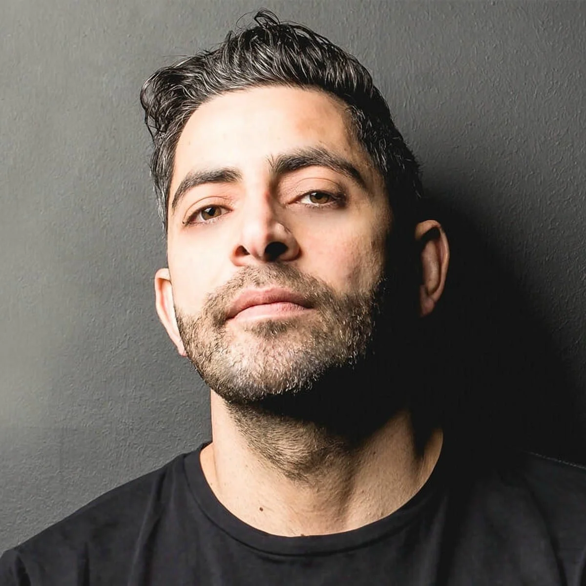 Giraffe Presents: darius syrossian