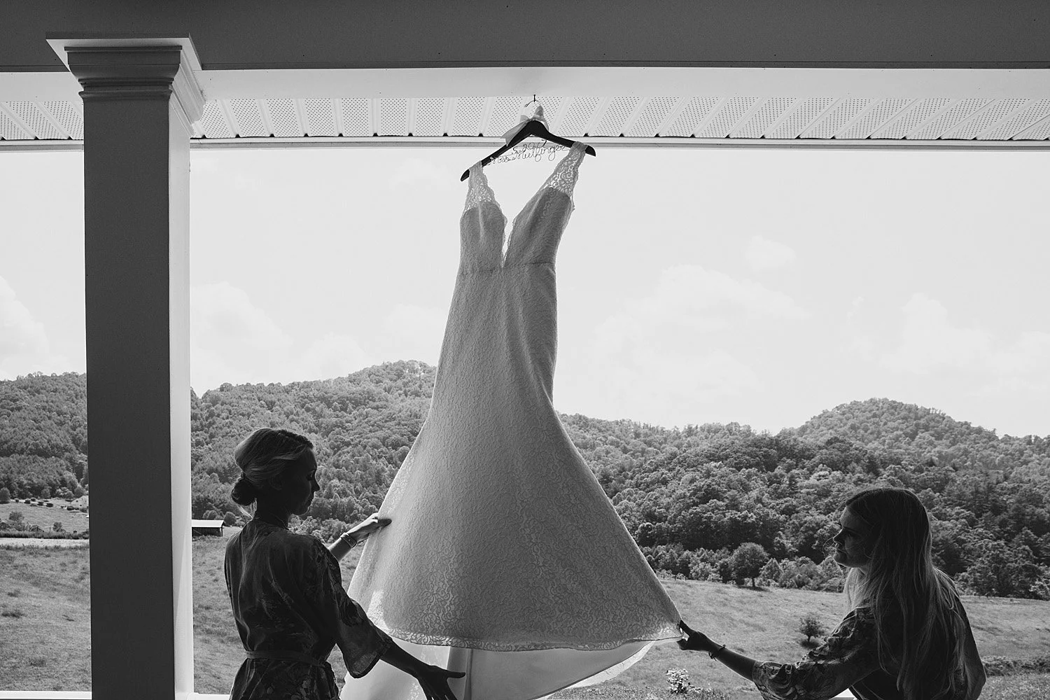 Jeremy-Russell-Asheville-The-Ridge-Wedding-1705-04.jpg