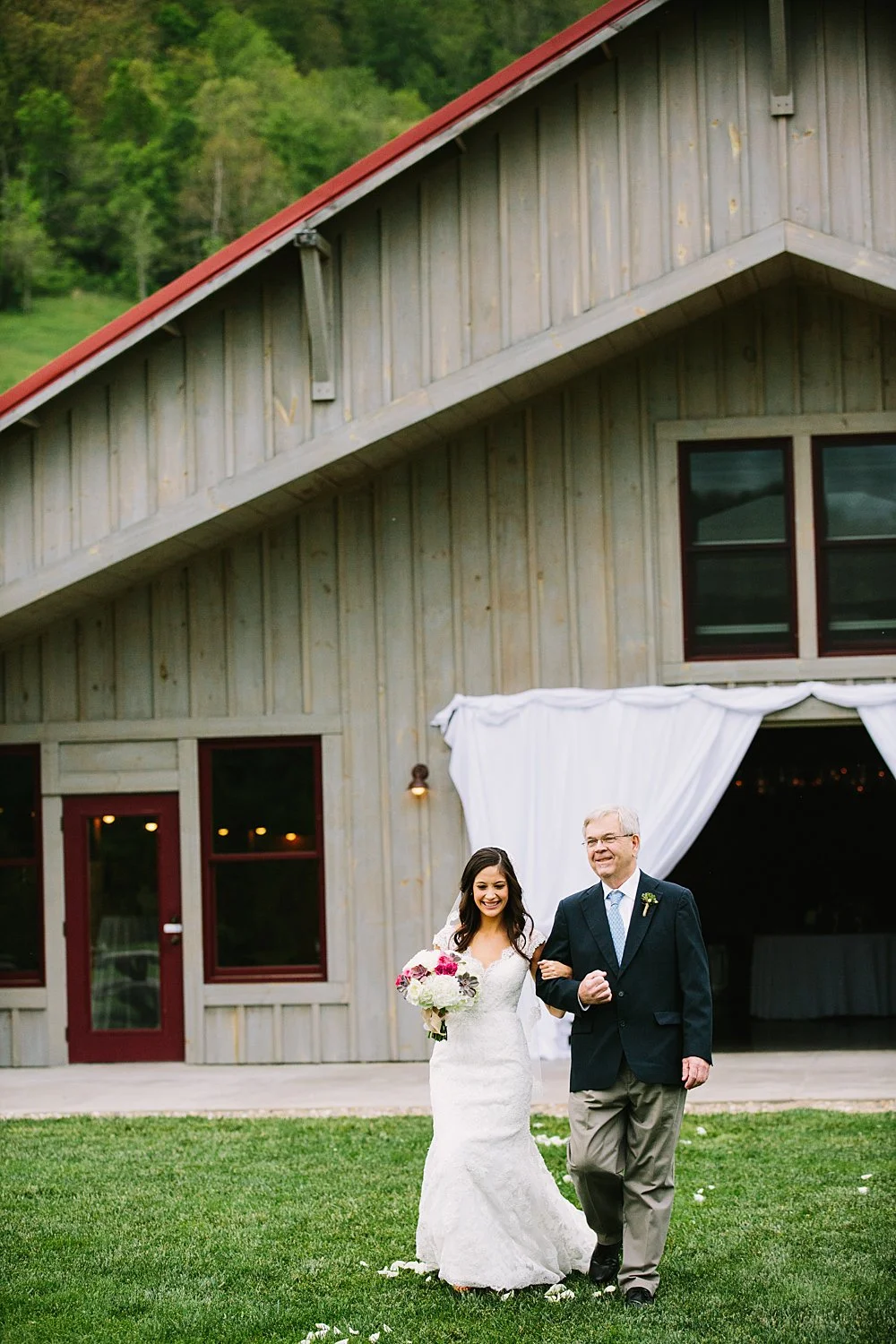 jeremy-russell-claxton-farm-wedding-1405-17.jpg