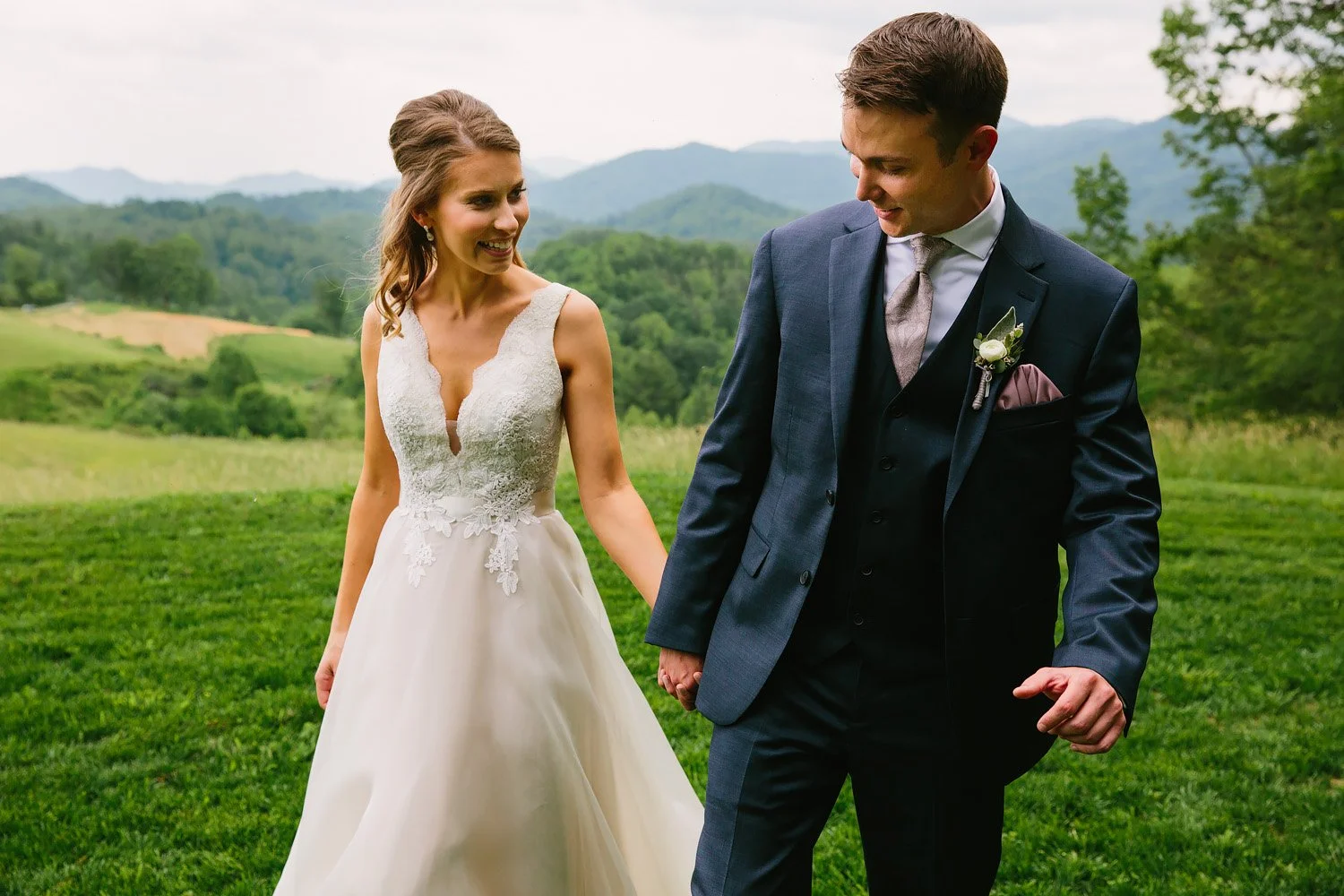 Jeremy-Russell-Asheville-Ridge-Venue-Wedding-17-030.jpg