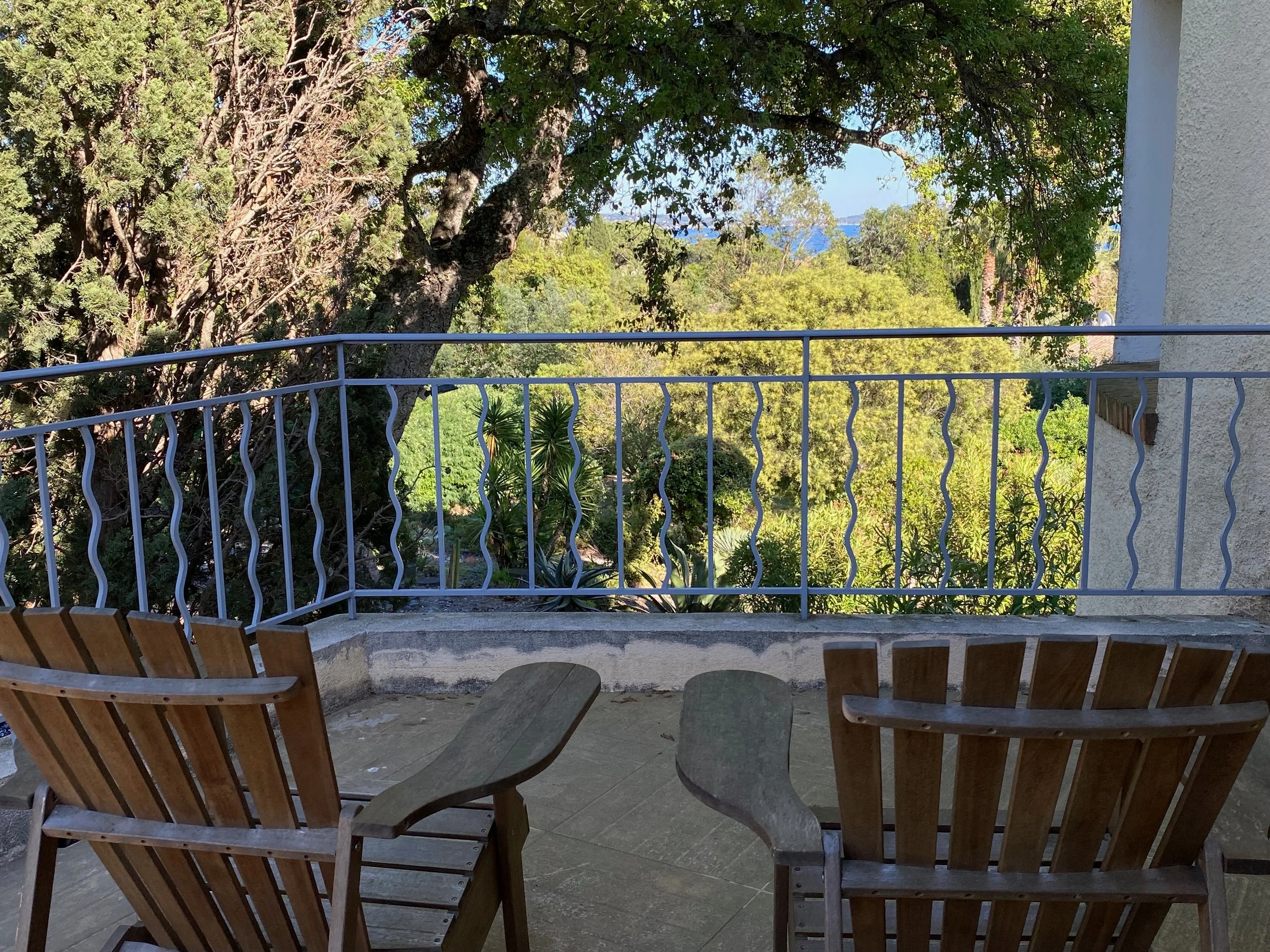 A zijbalkon uitzicht baai.jpeg