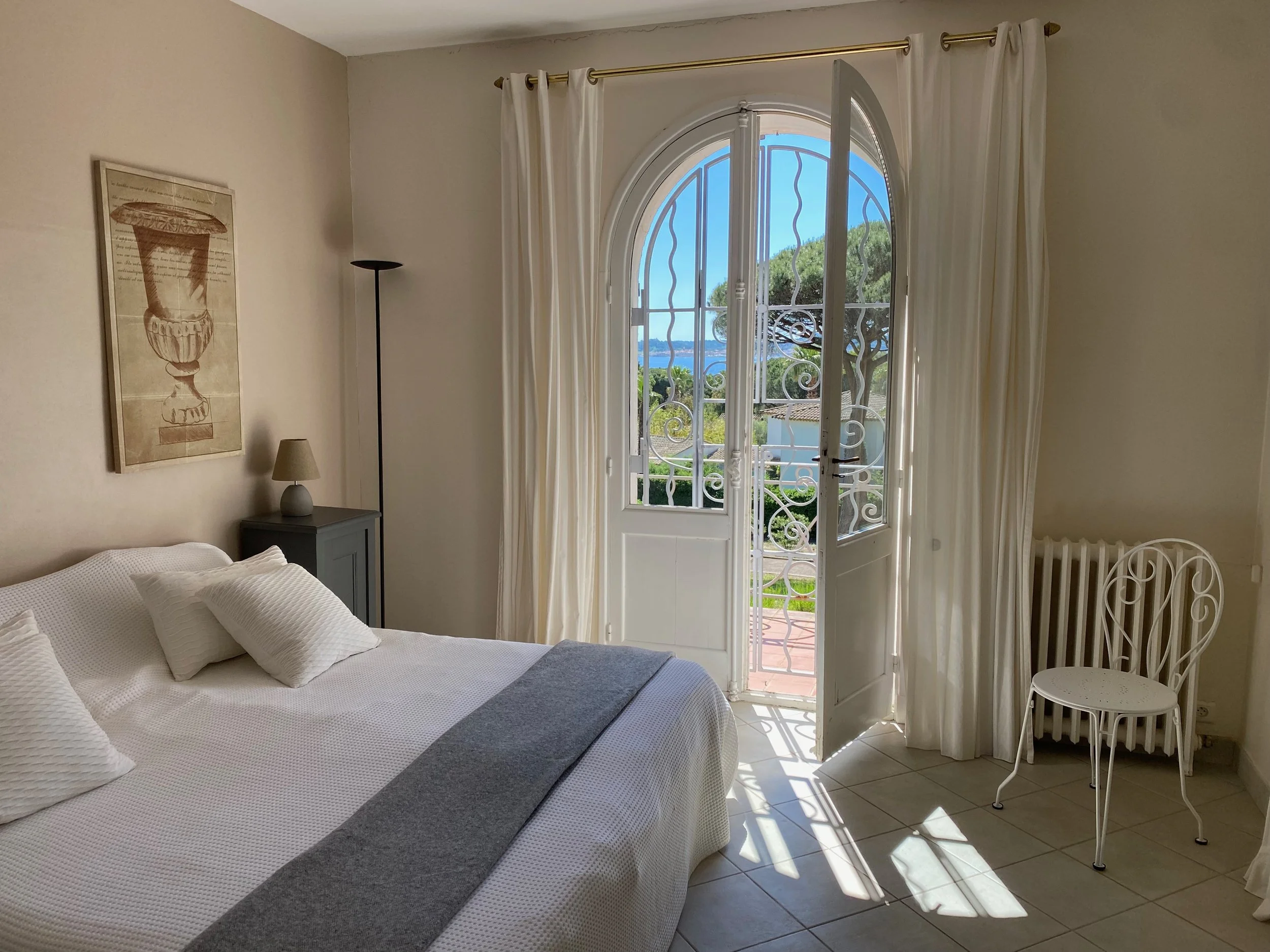 A slaapkamer balkon uitzicht.jpeg