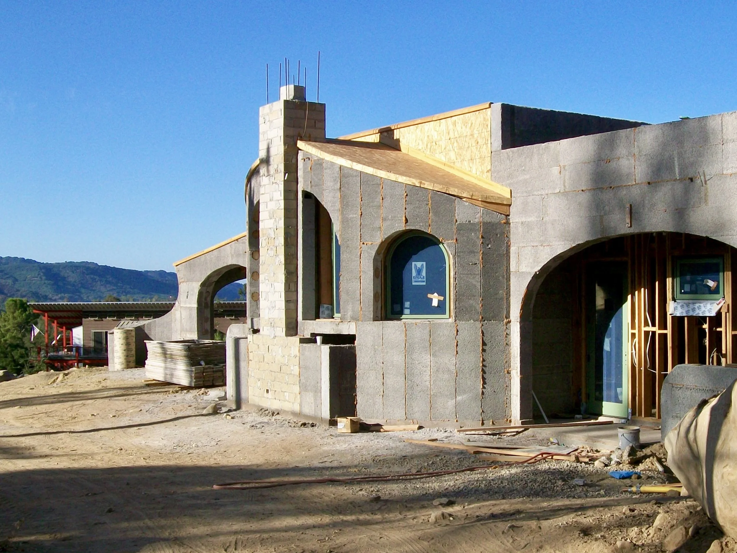 massey-coleman-Ojai 057 living room outside 2.jpg
