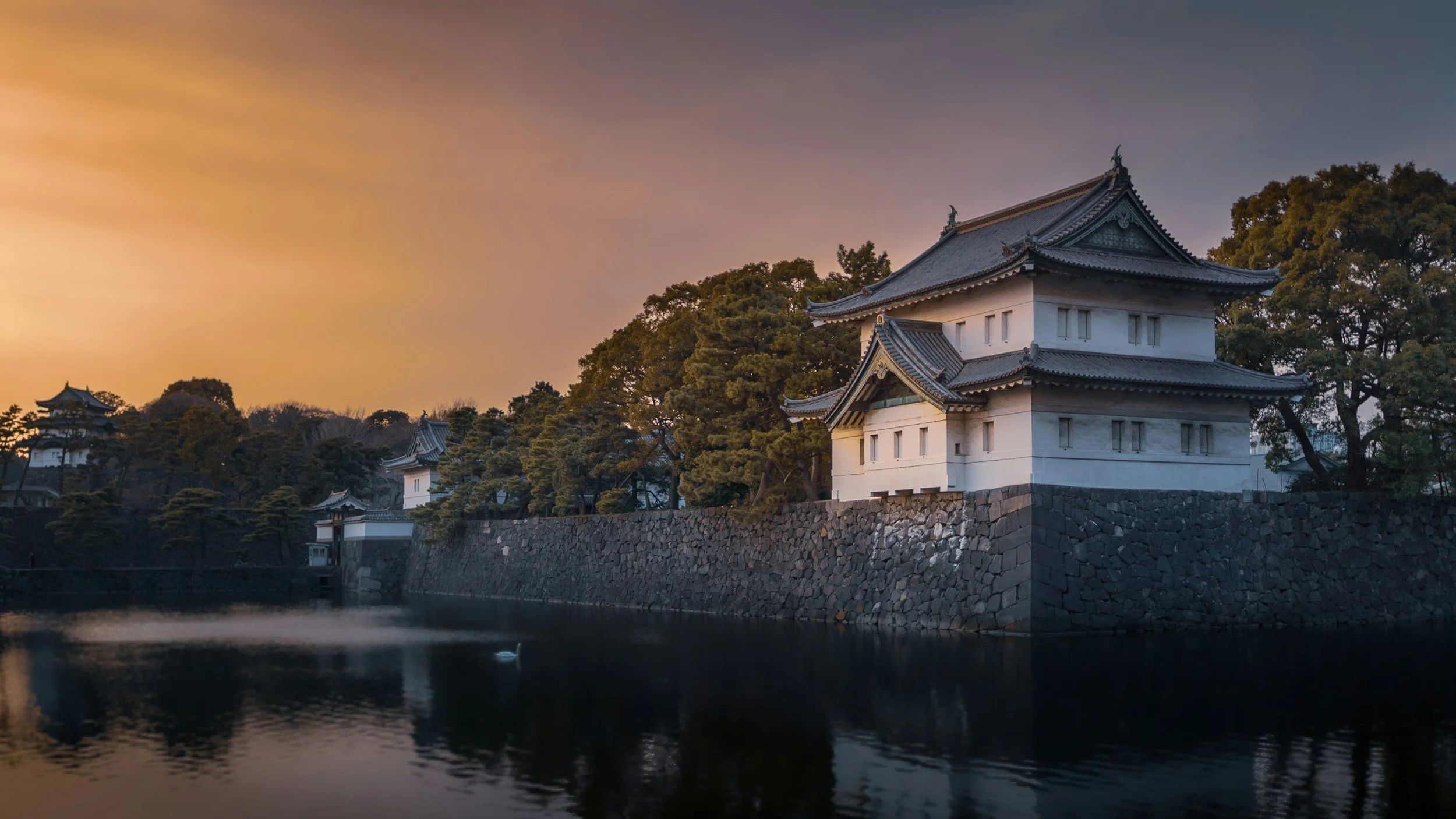 Tokyo imperial palace at dusk