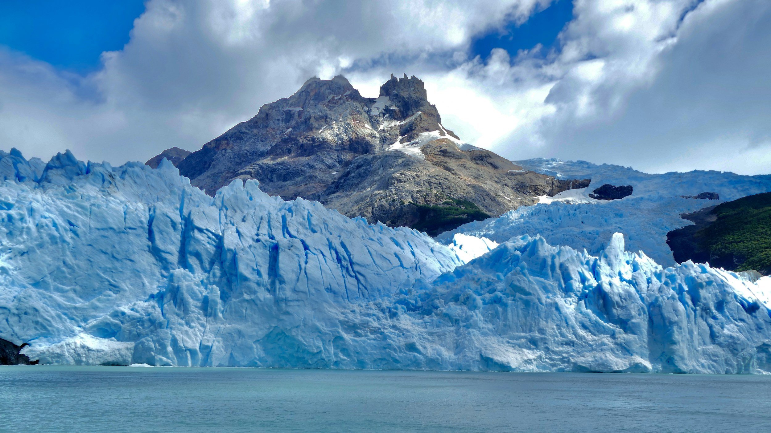 Top 3 Group Adventures in El Calafate: The 2026 Strategic Guide