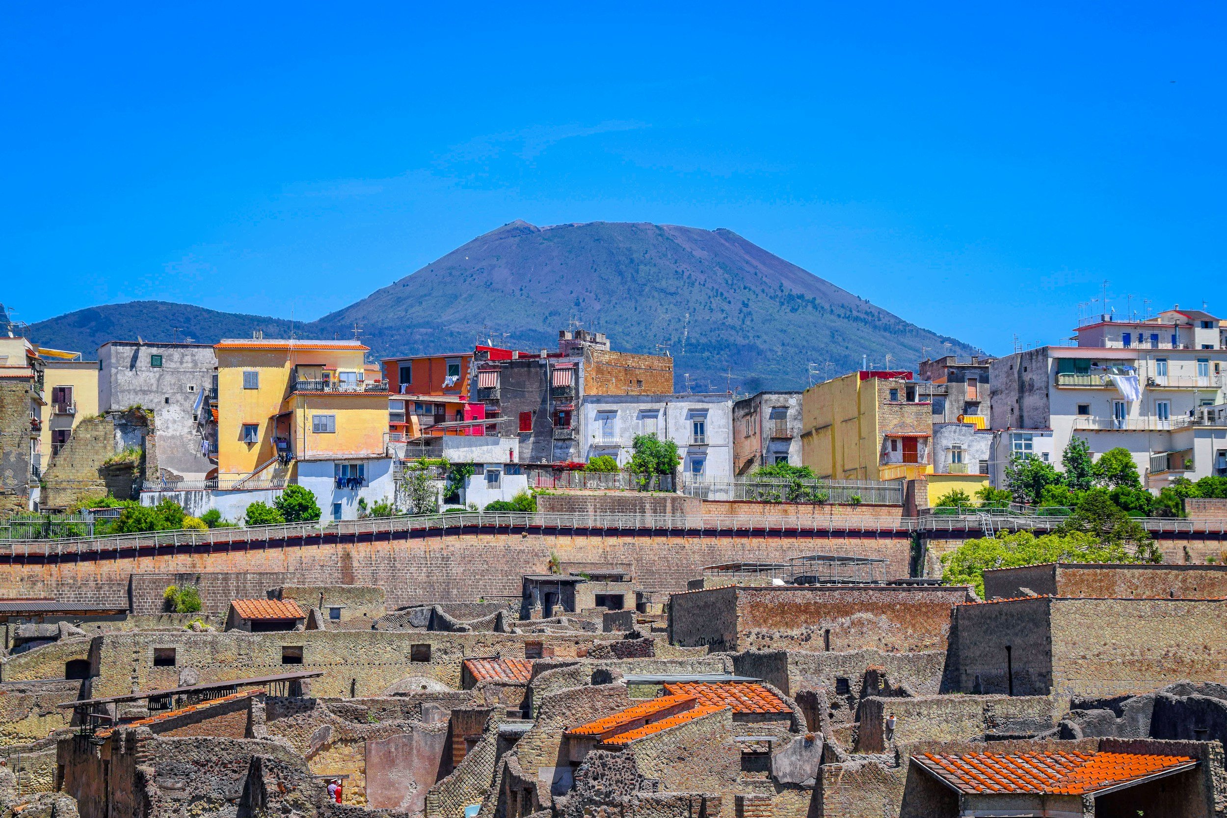 Frozen in Time: Your Group's 2026 Cultural Guide to Ercolano