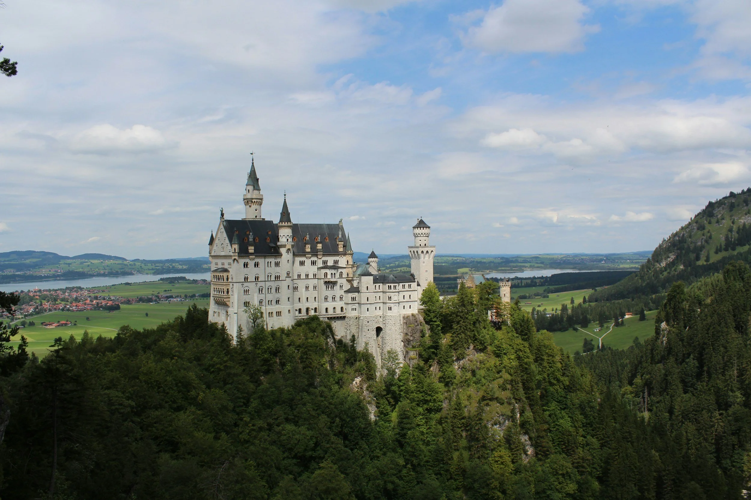 Unlock Schwangau's Magic for Groups in 2026: Your Comprehensive Getaway Planner