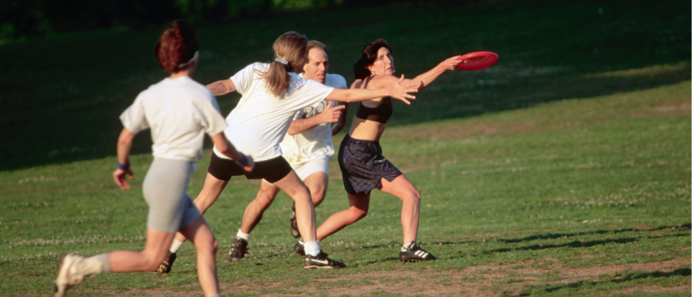 outdoor team building games in park frisbee football badminton.png