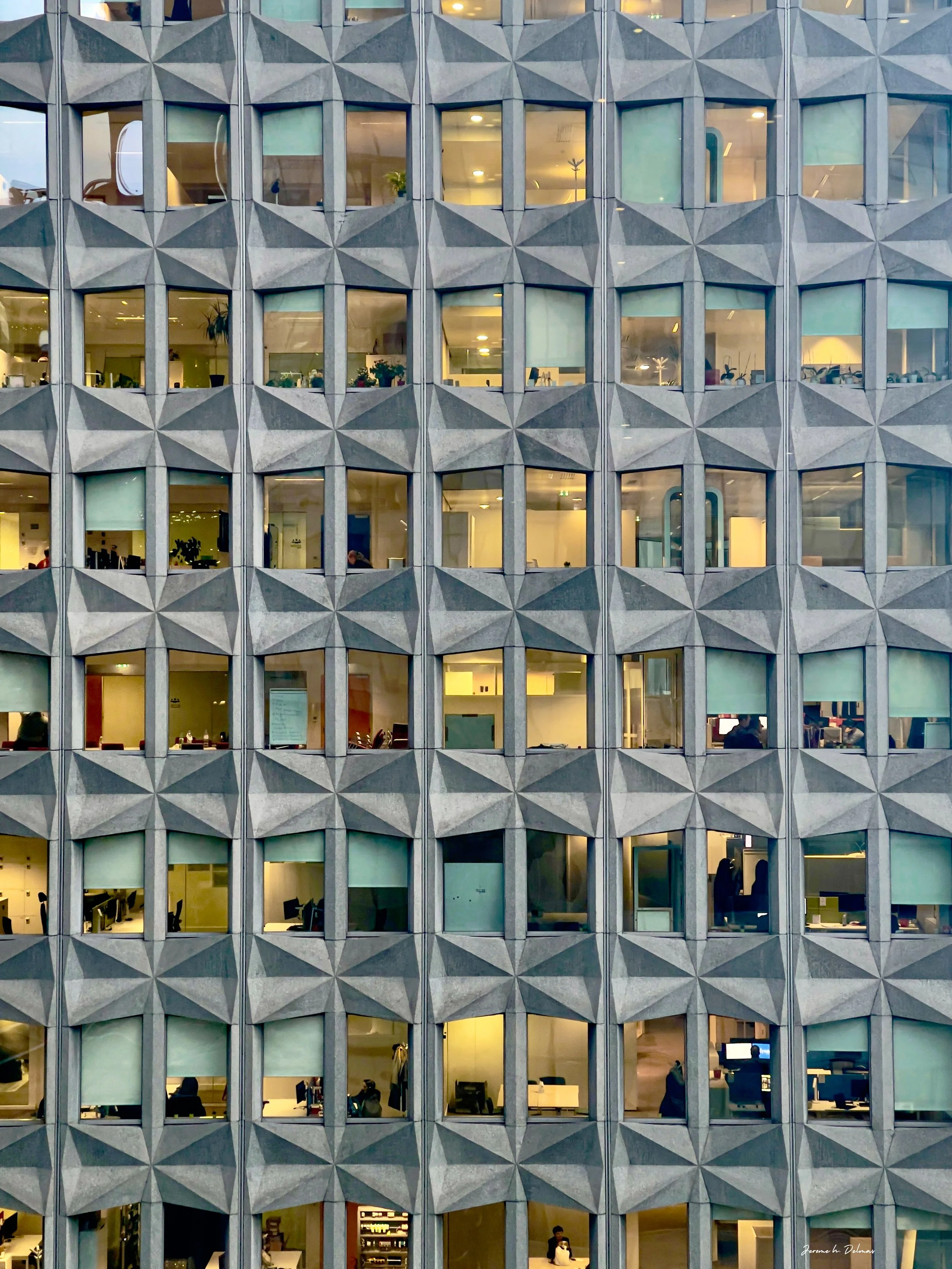 LA DEFENSE-1 copie.jpg