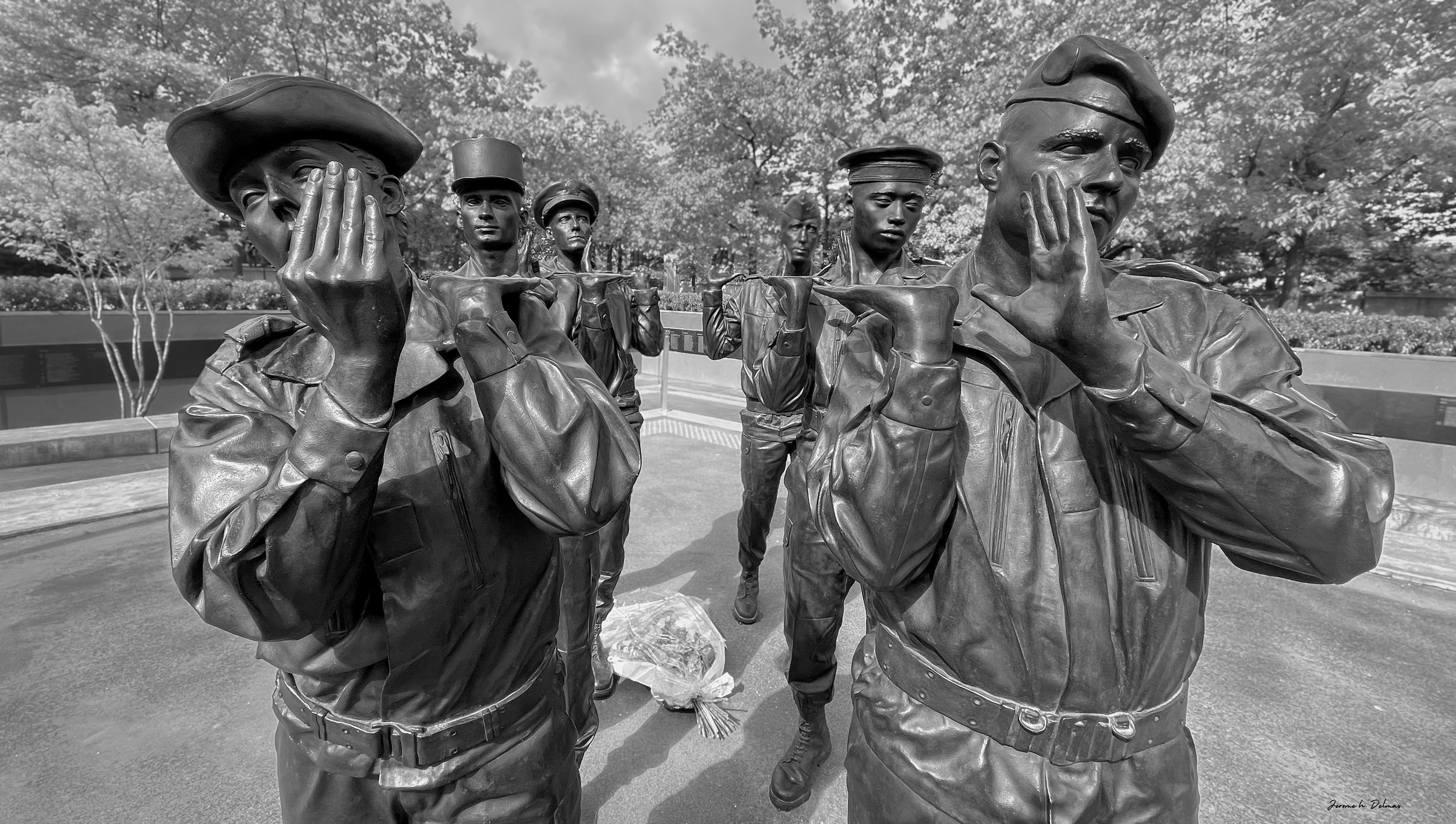 CREATION À LA MÉMOIRE DES SOLDATS TOMBÉS EN OPEX. PARC ANDRE CITROEN