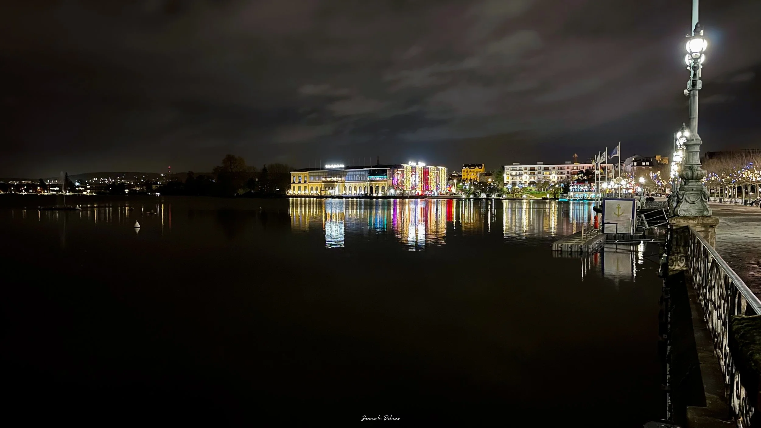 VUE SUR LE CASINO D'ENGHIEN LES BAINS. DECEMBRE 2022