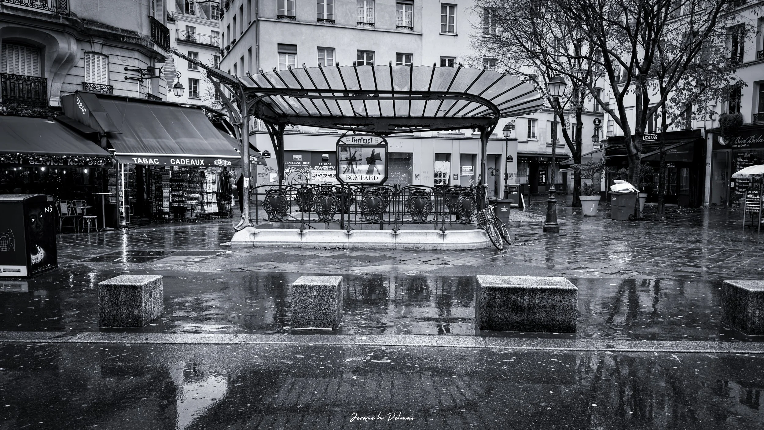 STATION CHATELET LES HALLES. MIS EN SERVICE EN 1900.