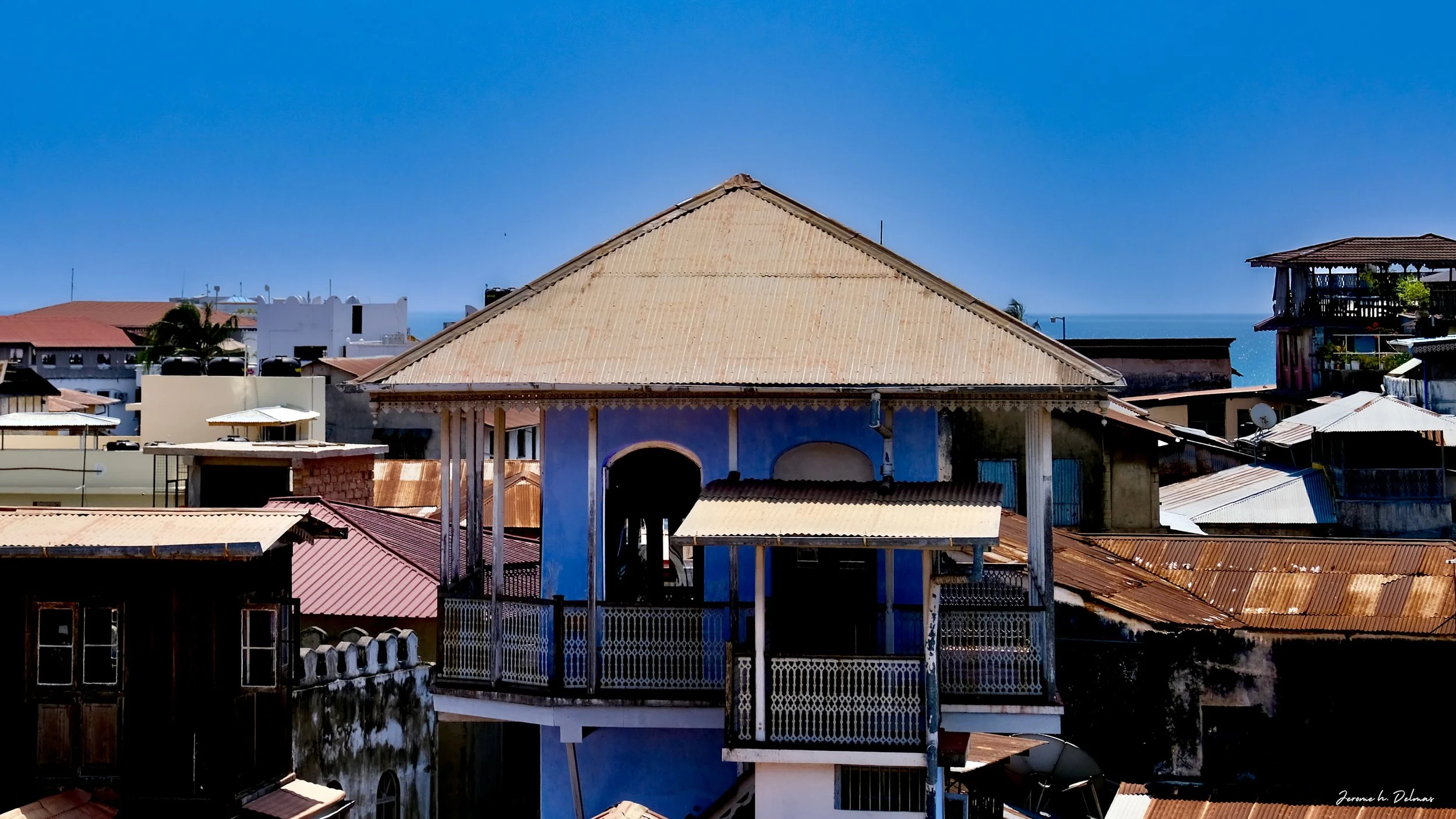MAISON OUVERTE A STONE TOWN