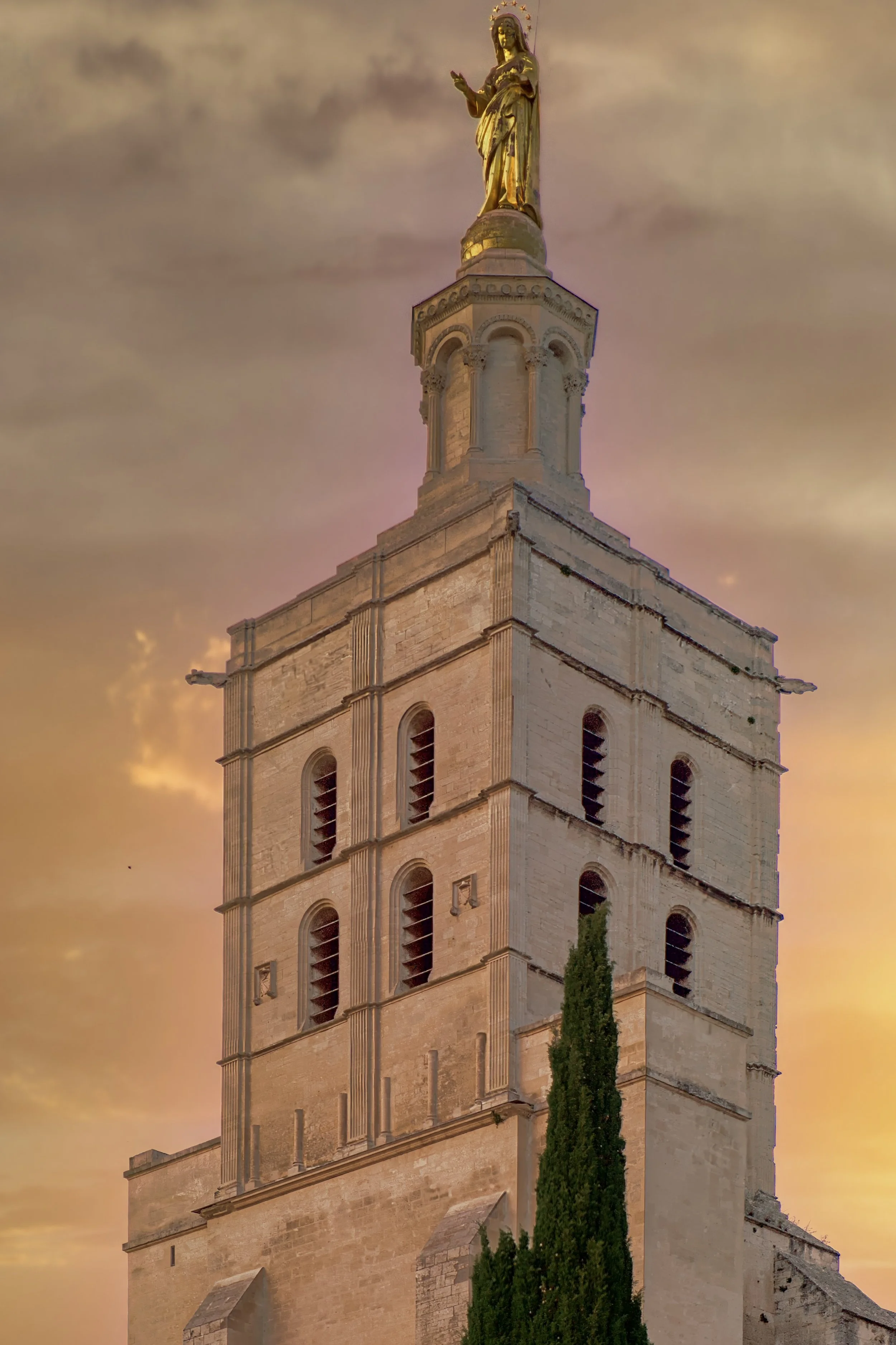 PALAIS DES PAPES.jpeg