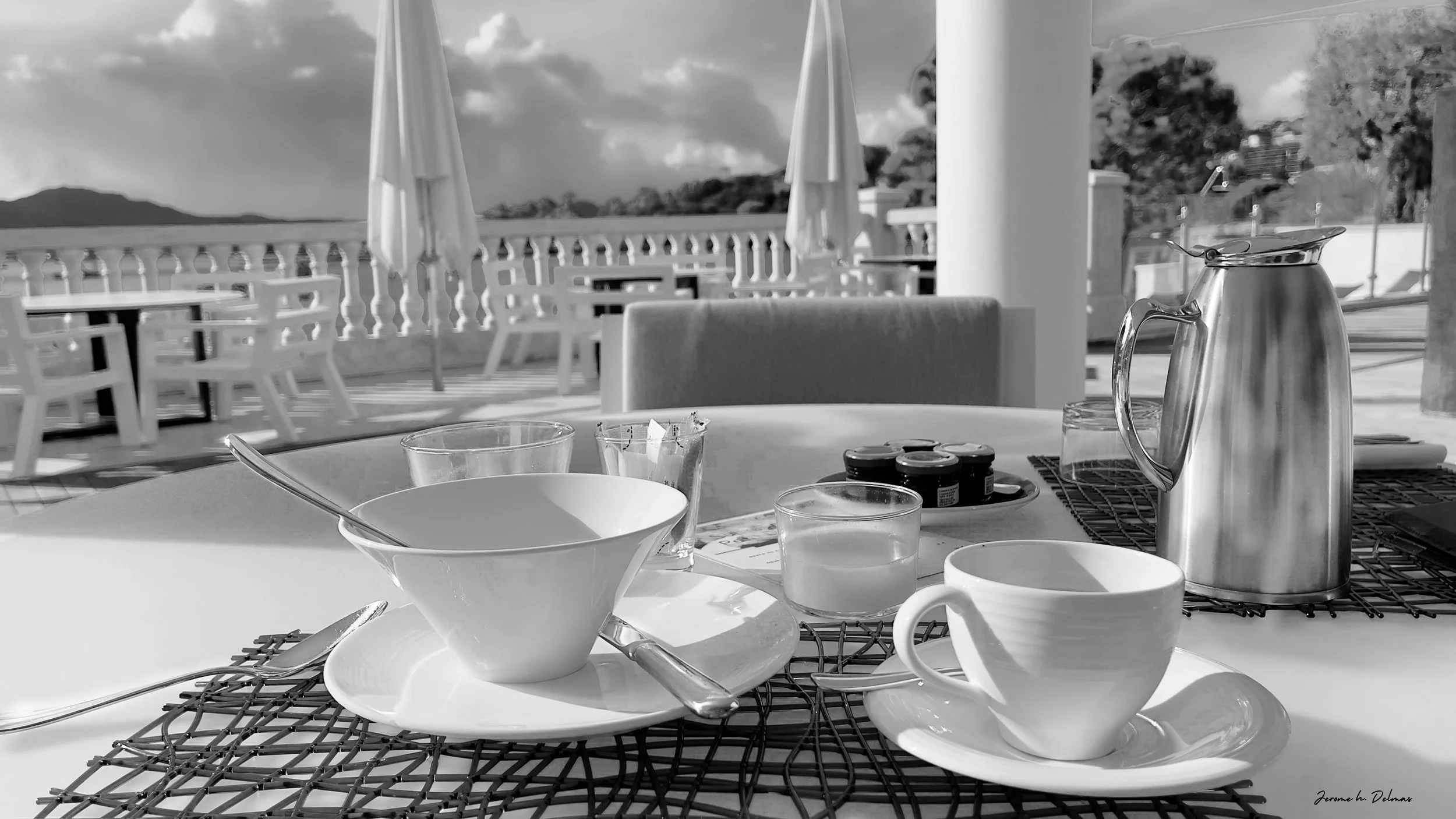 PETIT DEJEUNER AU DON CESAR. PORTO-VECCHIO