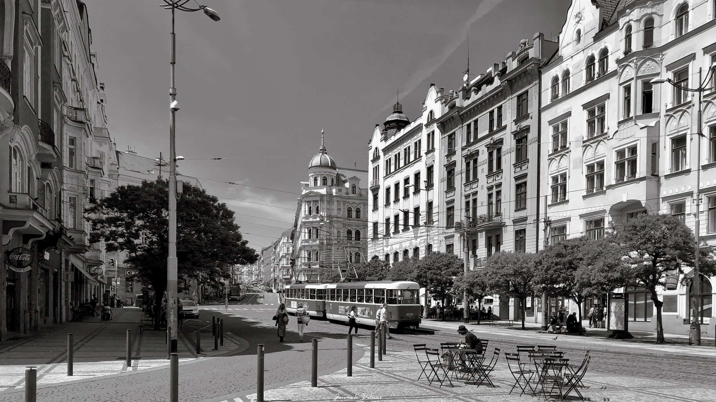 PRAGUE. AVRIL 2018. TRAMWAY MENANT À L'OPÉRA.