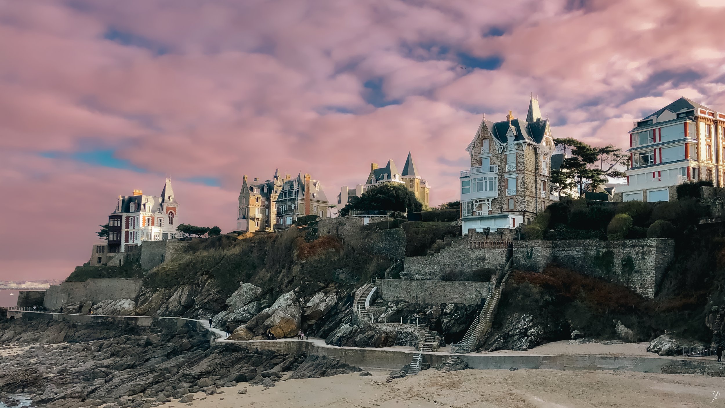 BELLE DEMEURES DINARDAISES. 2020