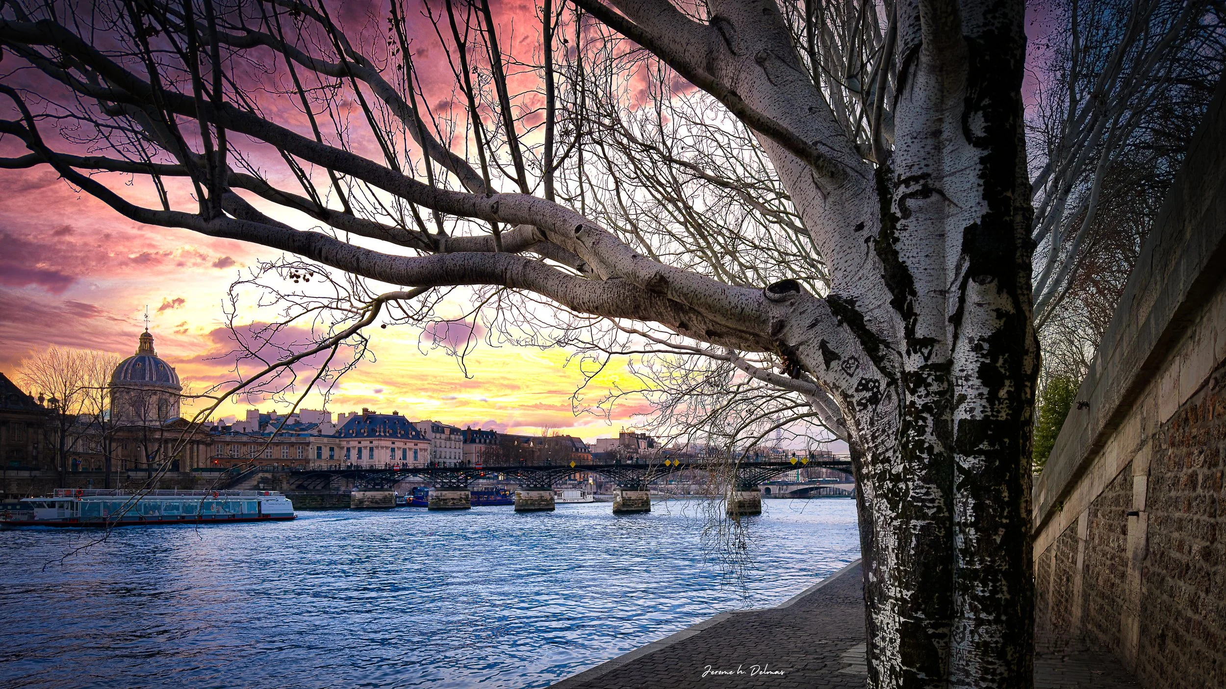 QUAI DE SEINE PROCHE DE LA SAMARITAINE