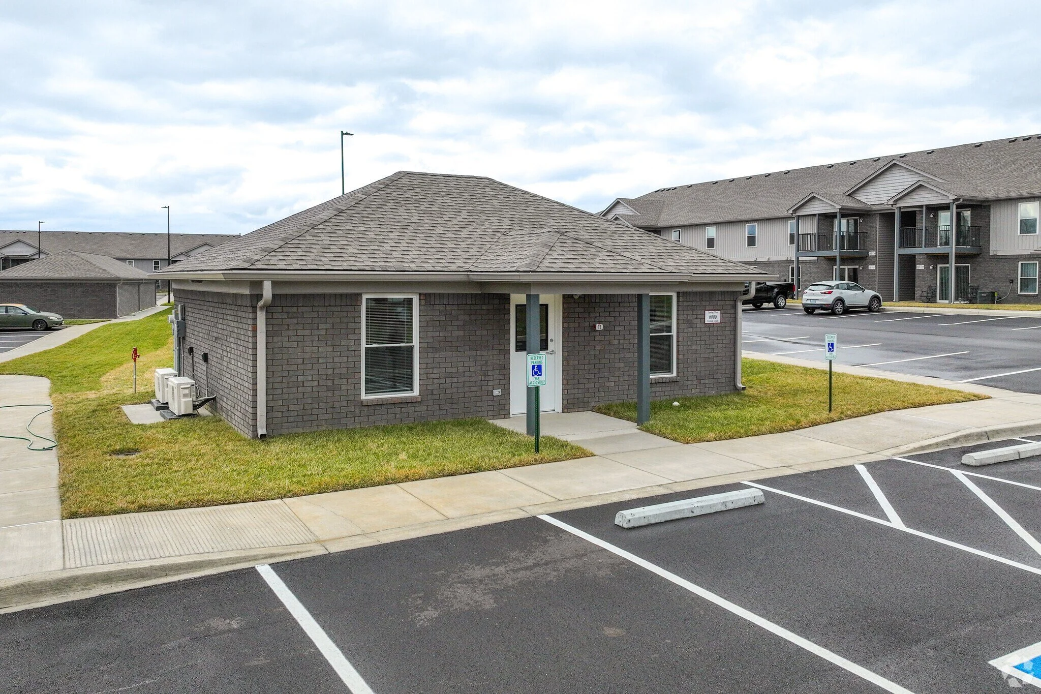 independence-village-la-grange-ky-building-photo (7).jpg