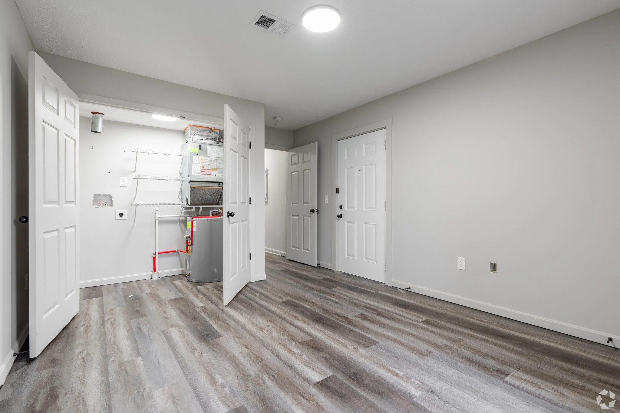 independence-village-la-grange-ky-1br-1ba---650sf---primary-bedroom (1).jpg