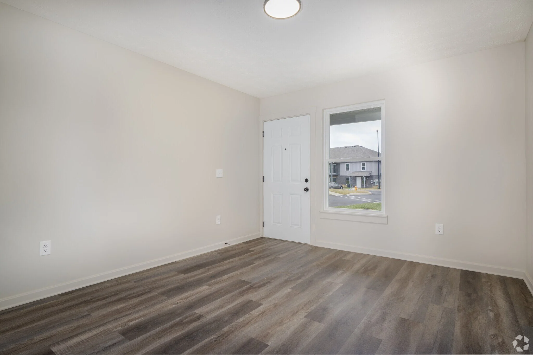 independence-village-la-grange-ky-1br-1ba---650sf---living-room (1).jpg