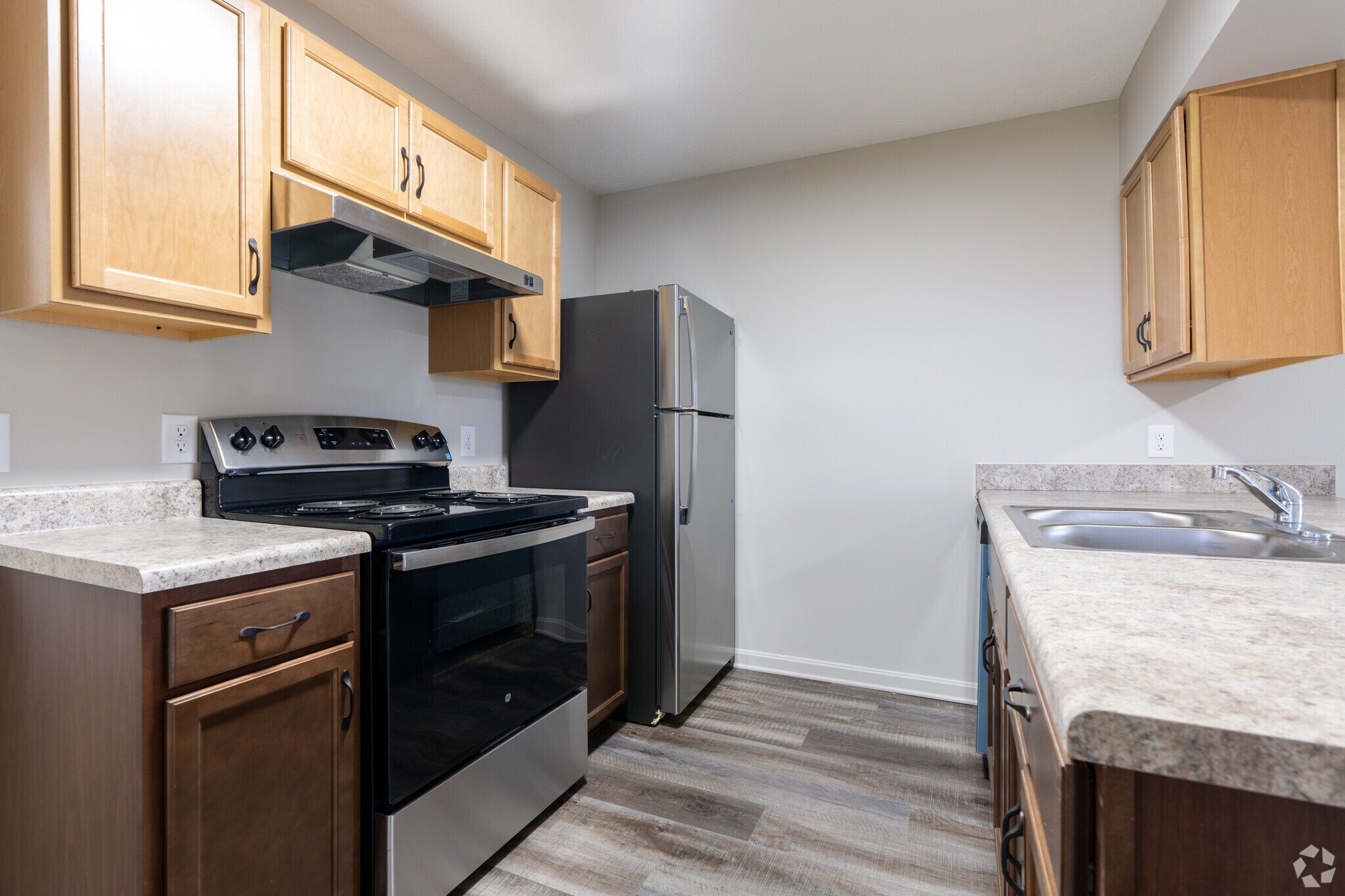 independence-village-la-grange-ky-1br-1ba---650sf---kitchen (2).jpg