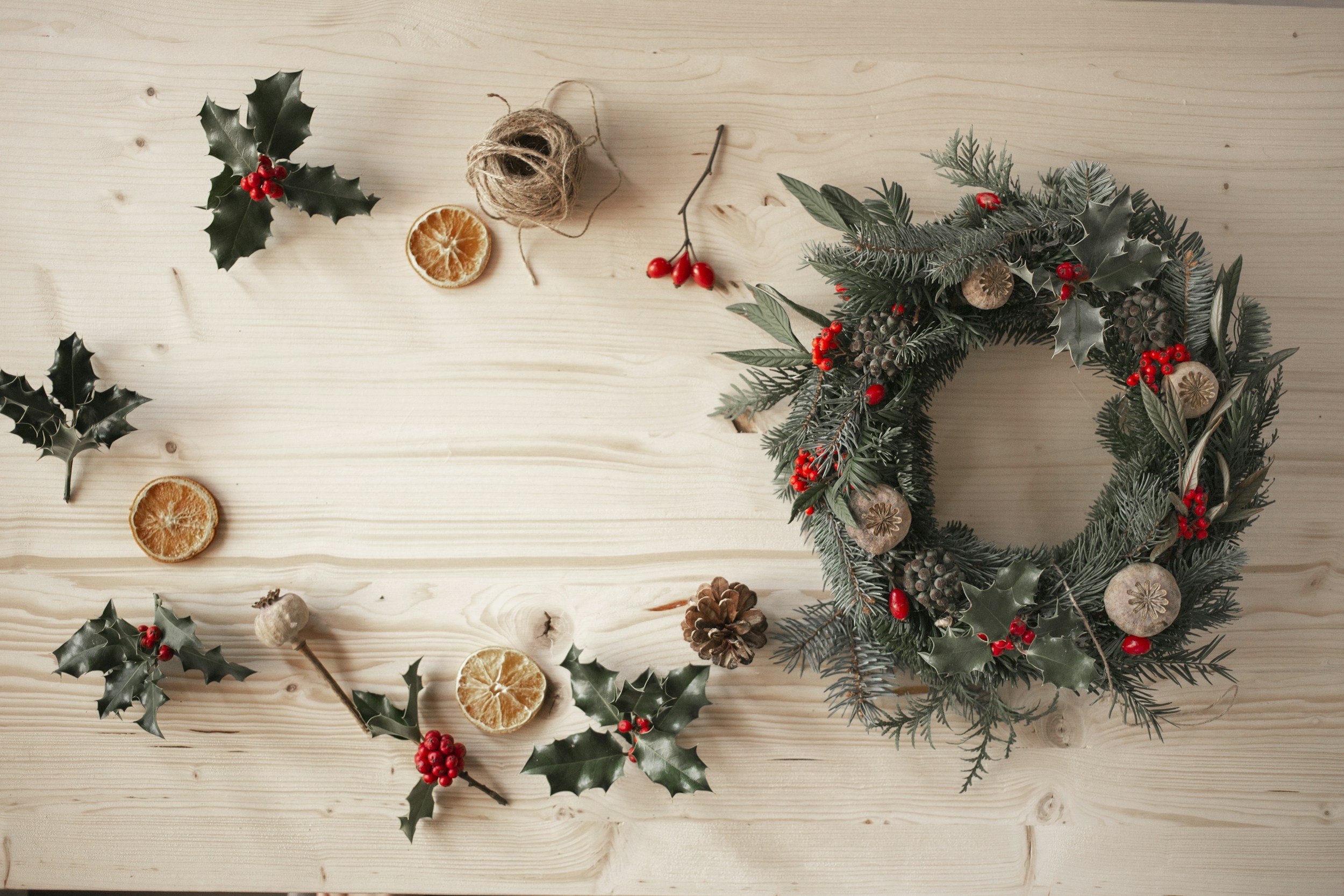 Christmas wreath making with welcome drink &amp; cheeseboard - £55pp