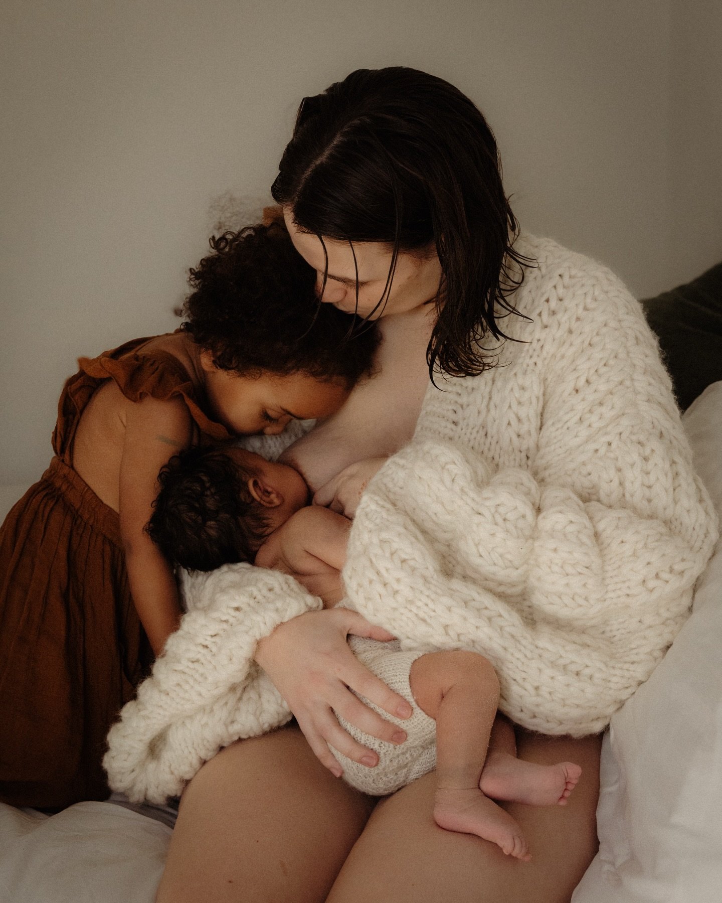 Newborn mornings at the beautiful cabins at Polehanger 💫

A little while ago I shared that I am incredibly fortunate to now be able to use one of the beautiful cabins at The Meadows at Polehanger for sessions.

Set amongst the most peaceful meadows,