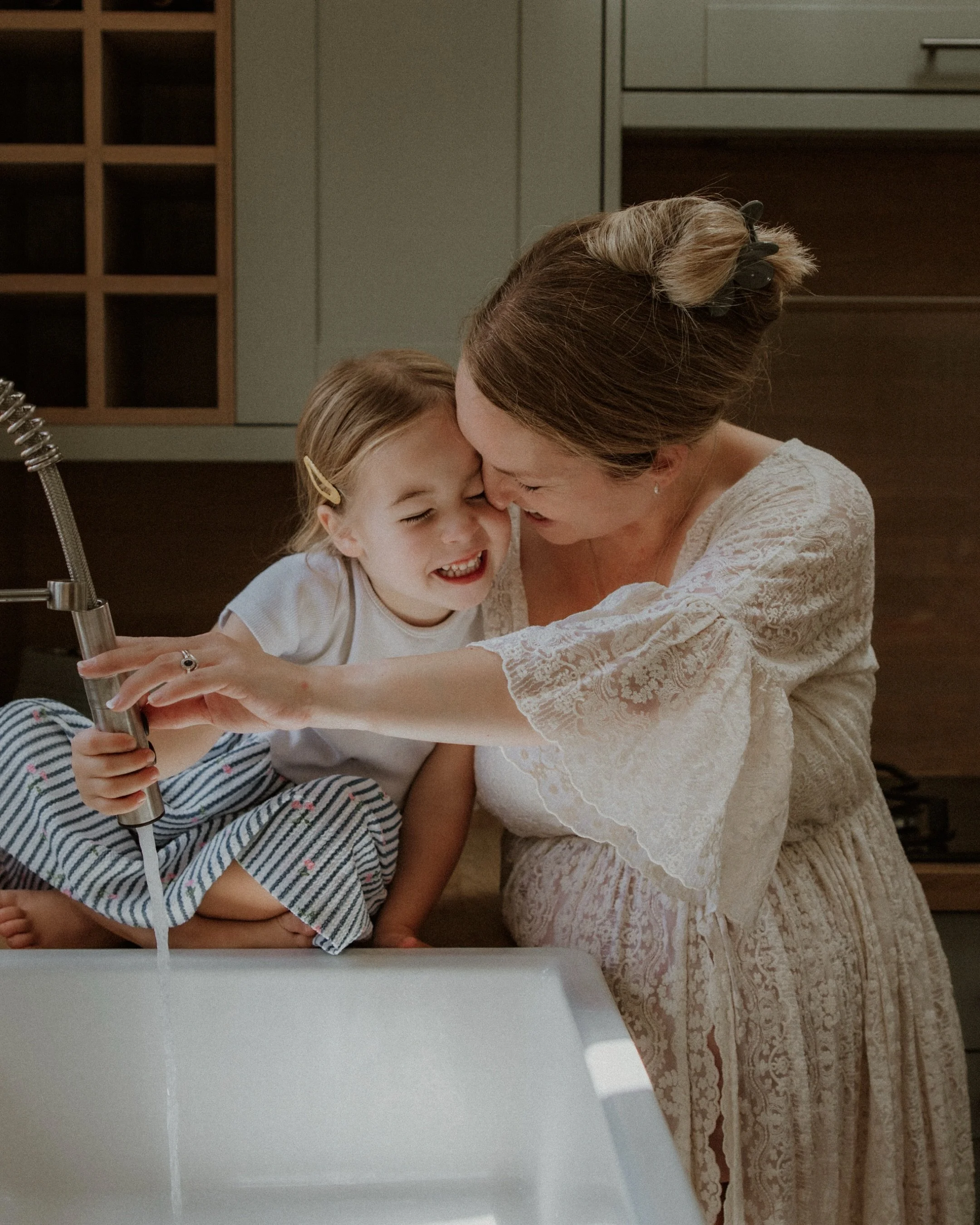 The last few days at home before welcoming new life into the world are so special. Time for each other, for fun, laughter and all the little things you do together. 

It was beautiful capturing Stacey before she gave birth; you could feel the love an