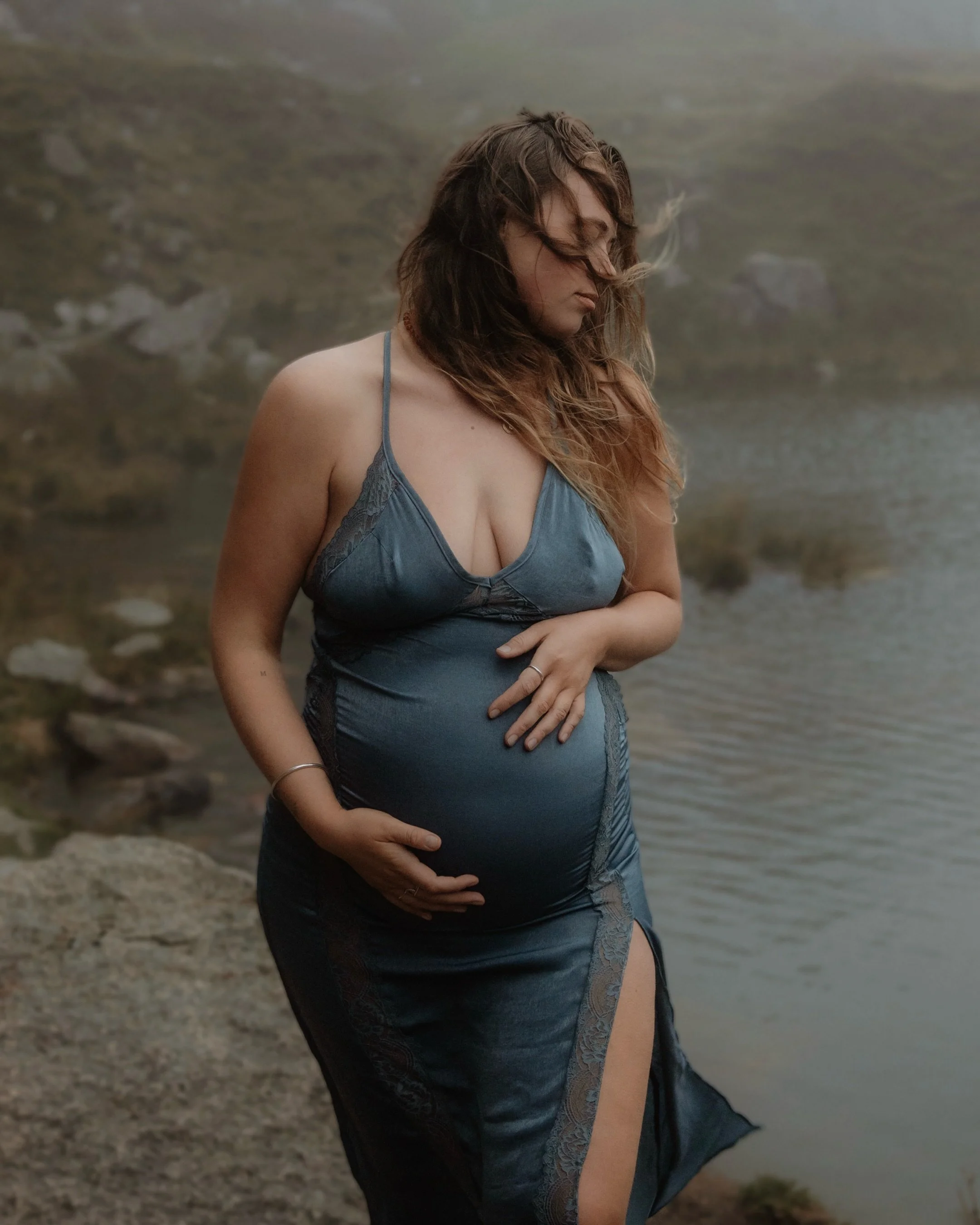 I keep coming back to this moment. The fog over the water, the wind in her hair, the freshness in the air after the rain.

There was something so beautiful about photographing this time for Meg in a landscape that felt wild and quiet all at once.

Sh