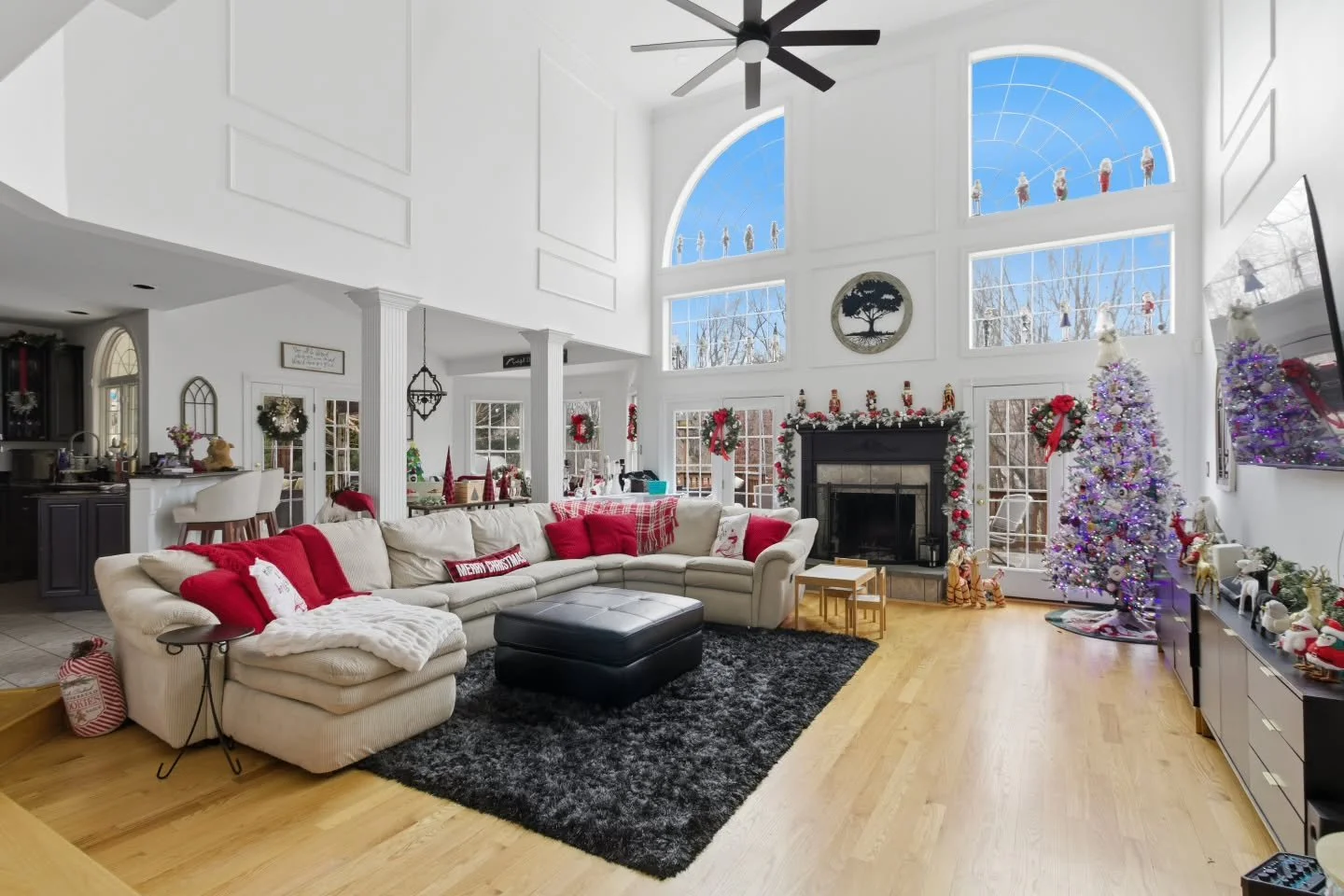 Grateful for the opportunity to be invited into this home to capture these beautiful Christmas decorations.