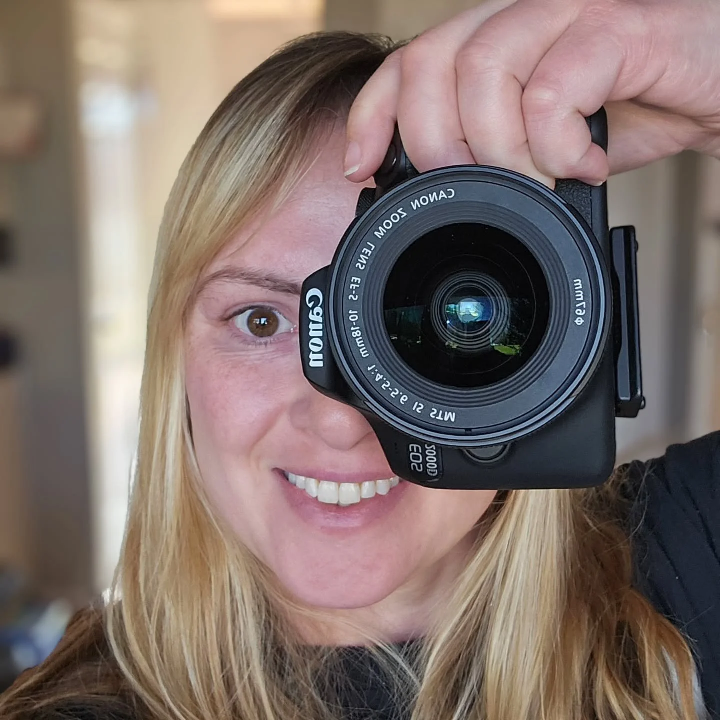 Have a Listing? 🏠 
Let me help the buyer fall in love with it before they even step a foot inside. ❤️ Real-Estate photos, 3D Virtual tours, and Video Walkthroughs all help sell before they even come to the open house. DM me 
www.rhodesmediaphoto.com