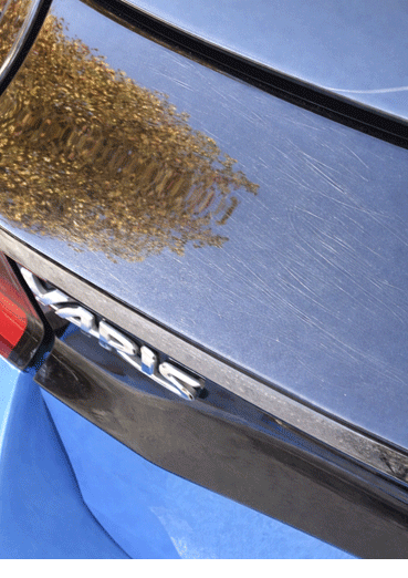 RENOVATION ET POLISSAGE BLACK PIANO BANDEAU ARRIERE TOYOTA YARIS