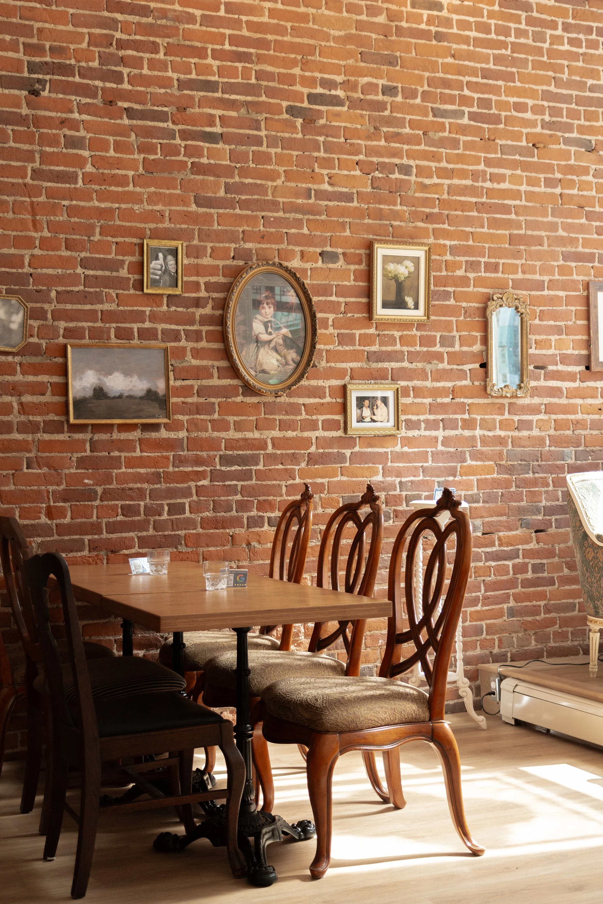 6 - LeSaint-Jean-18.jpg - TABLES_.jpg