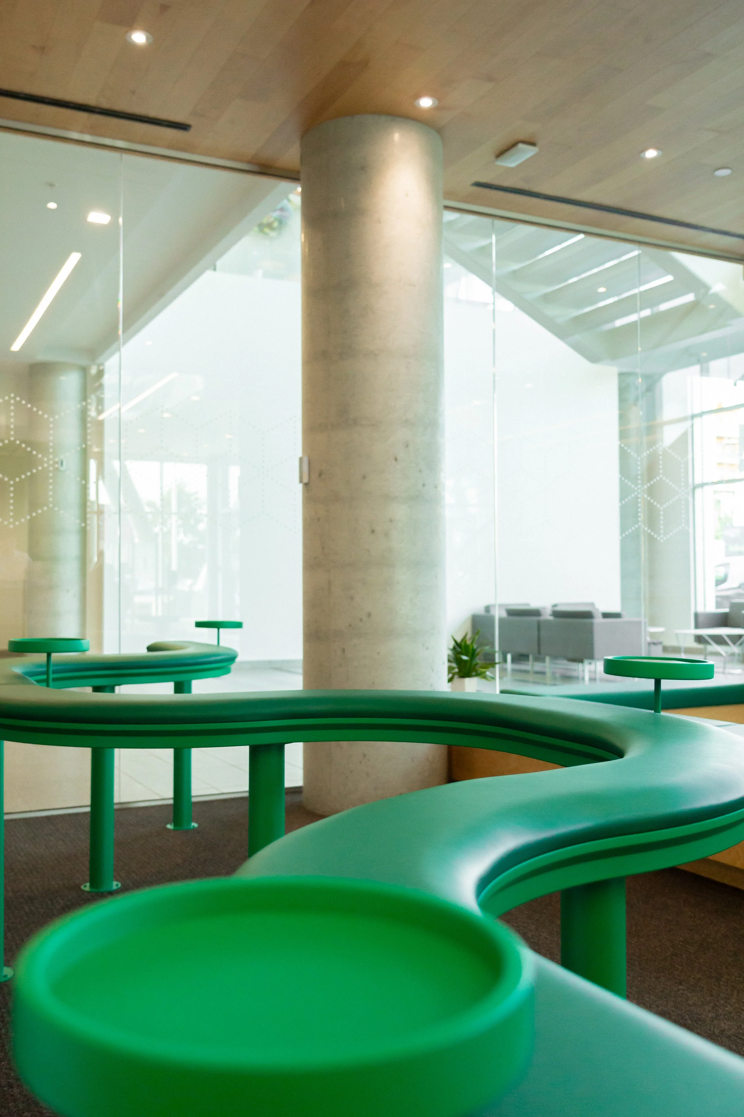 6 - Desjardins-18.jpg - BANC SERPENTIN AIR D_ACCUEIL.jpg