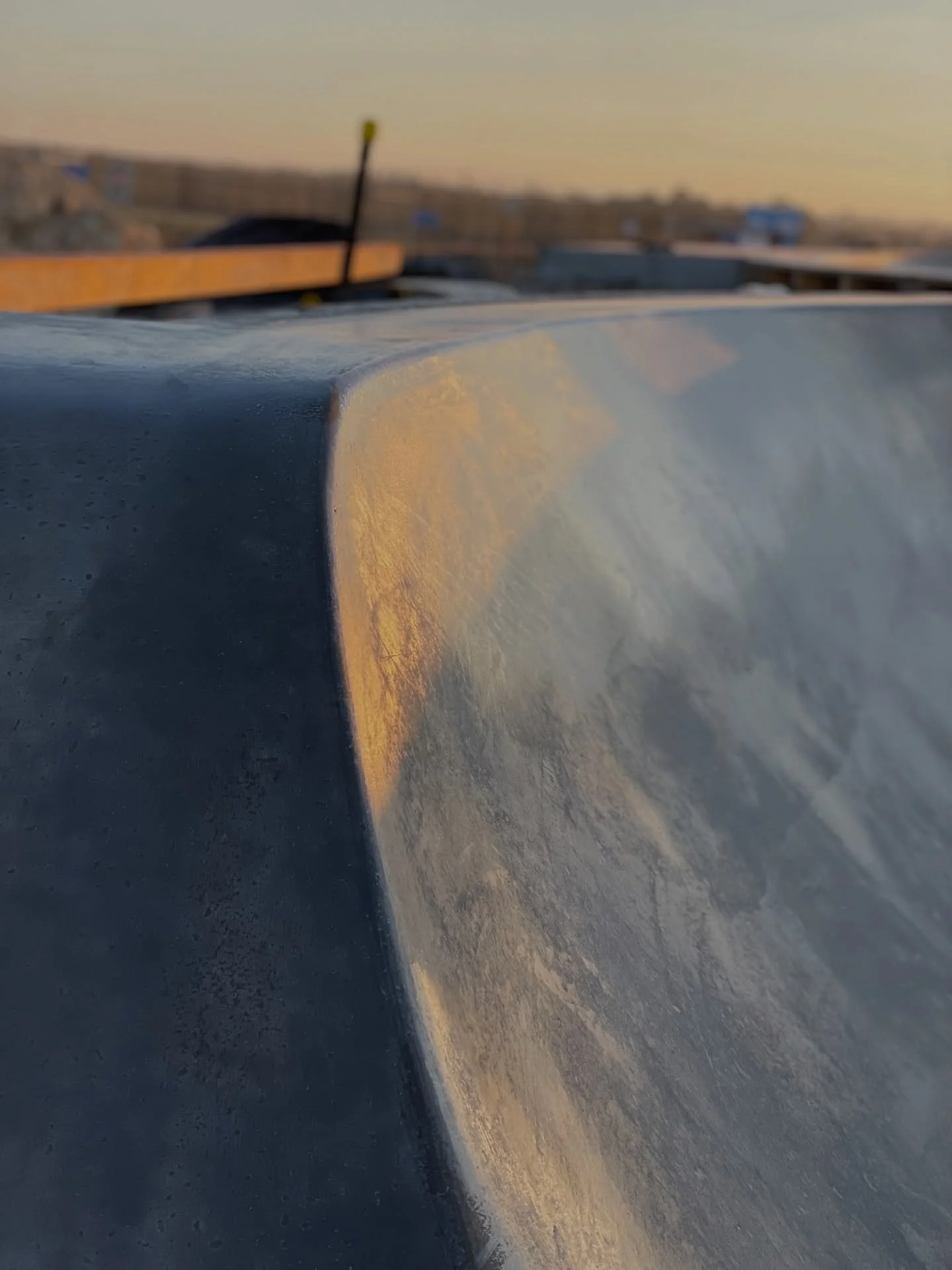 In Sk&aring;ne, concrete outdoors is exposed to moisture and freezing for much of the year. When water enters the concrete and freezes, damage occurs over time. A good mix reduces water absorption and is designed to handle repeated freeze&ndash;thaw 