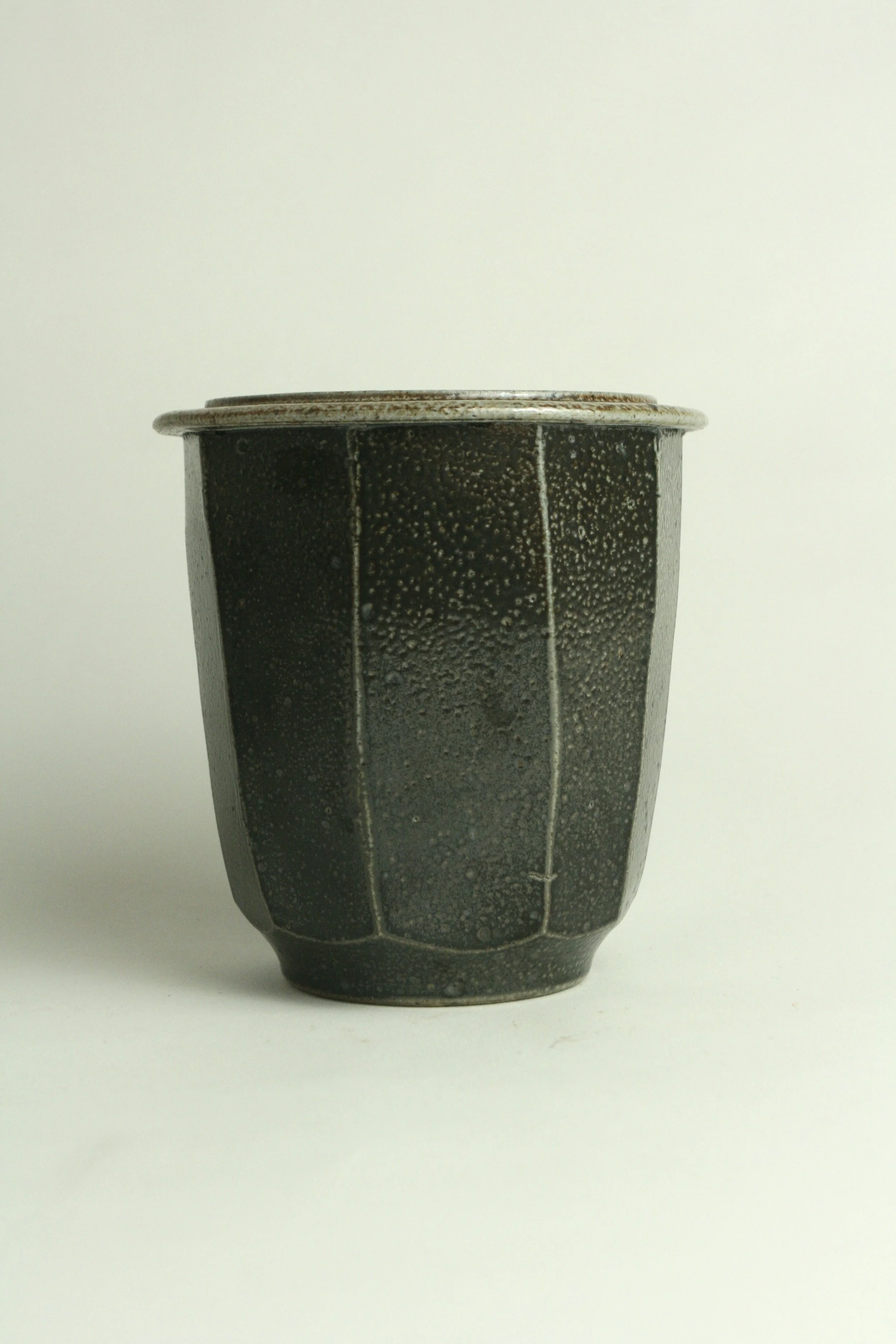 Ceramic pot