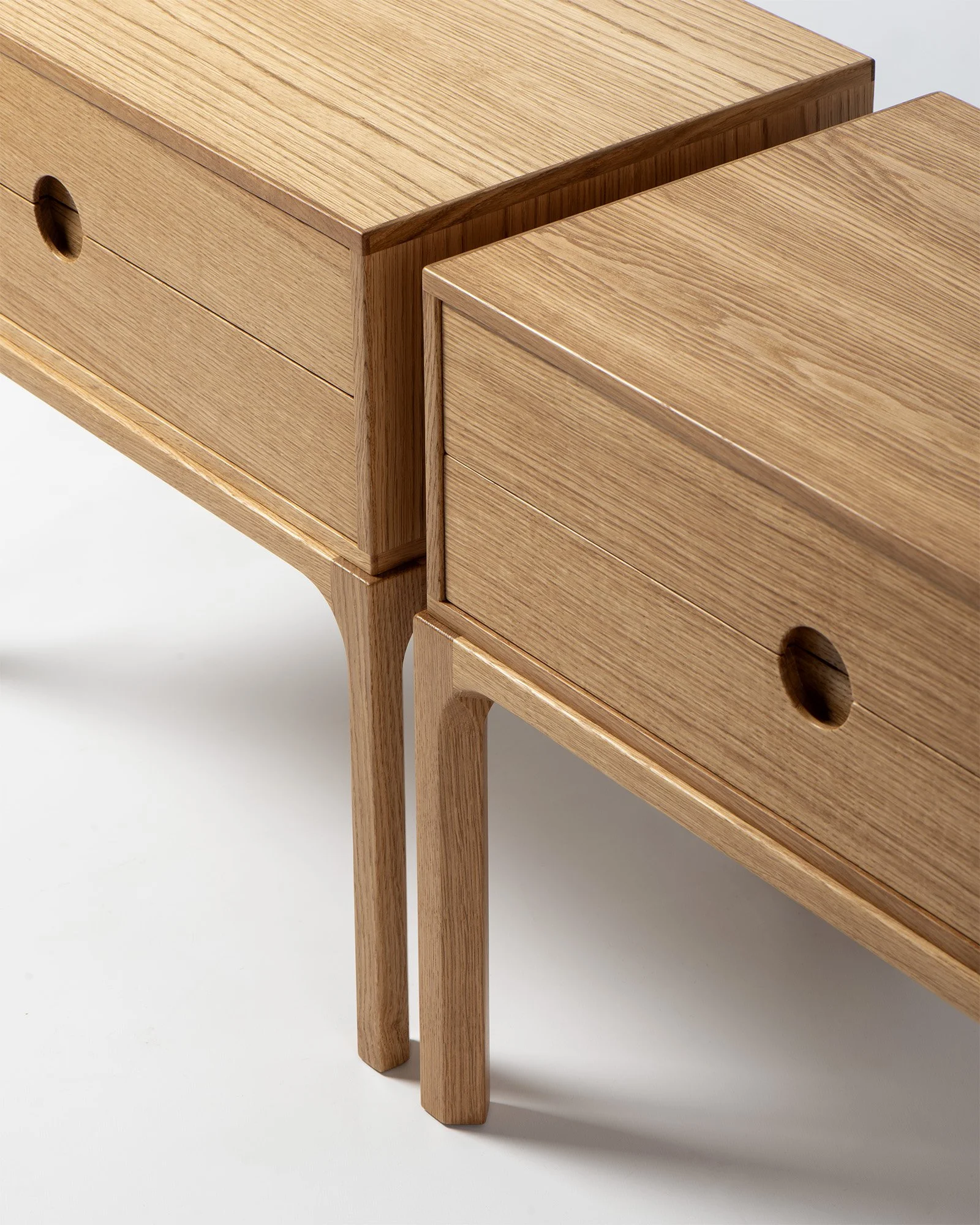 KaiKristiansen_Entre Bedside_Oak_Detail_5.jpg